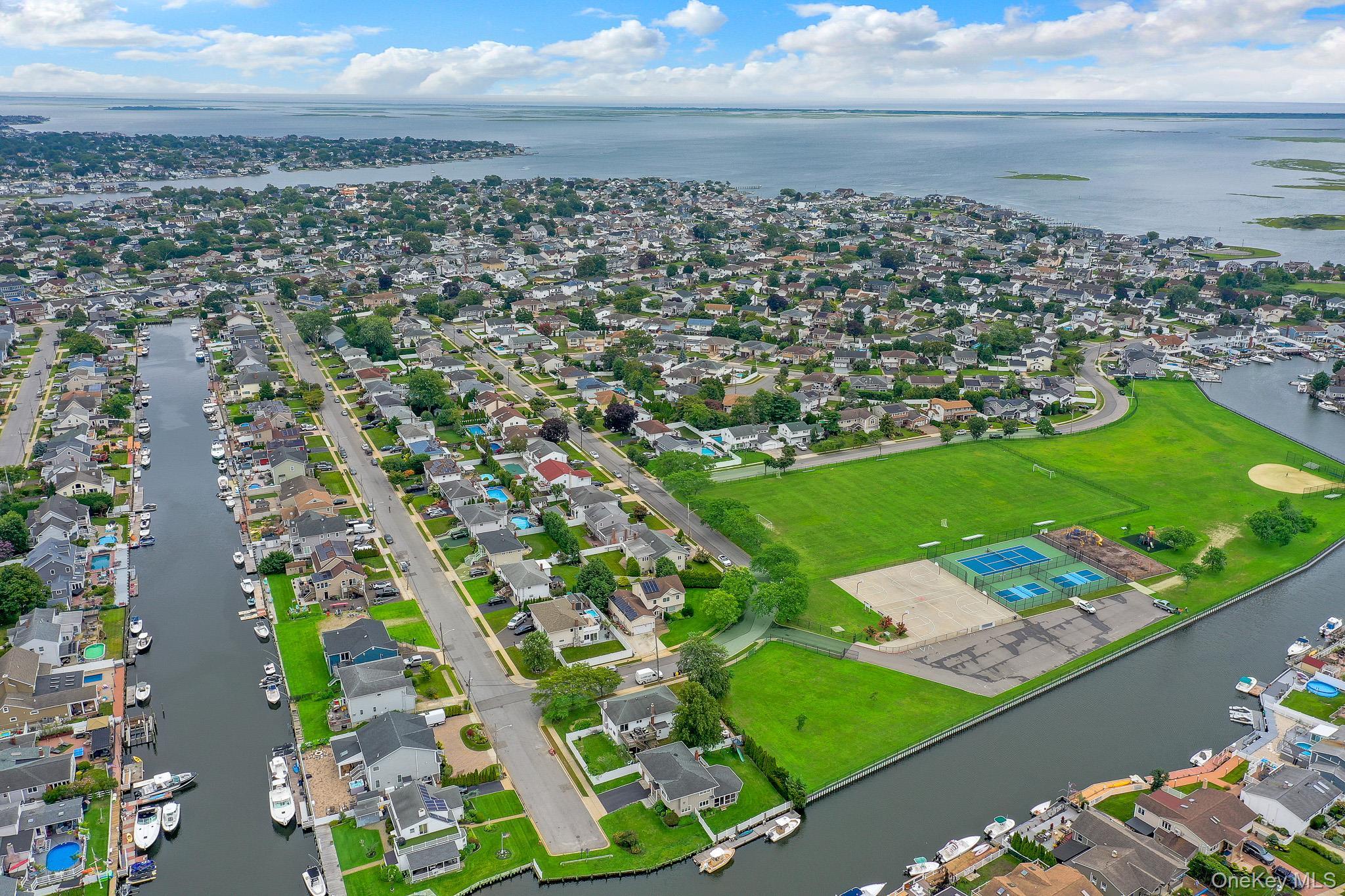 Single Family Admiral Road Nassau County, NY 11758, MLS-1040243-25