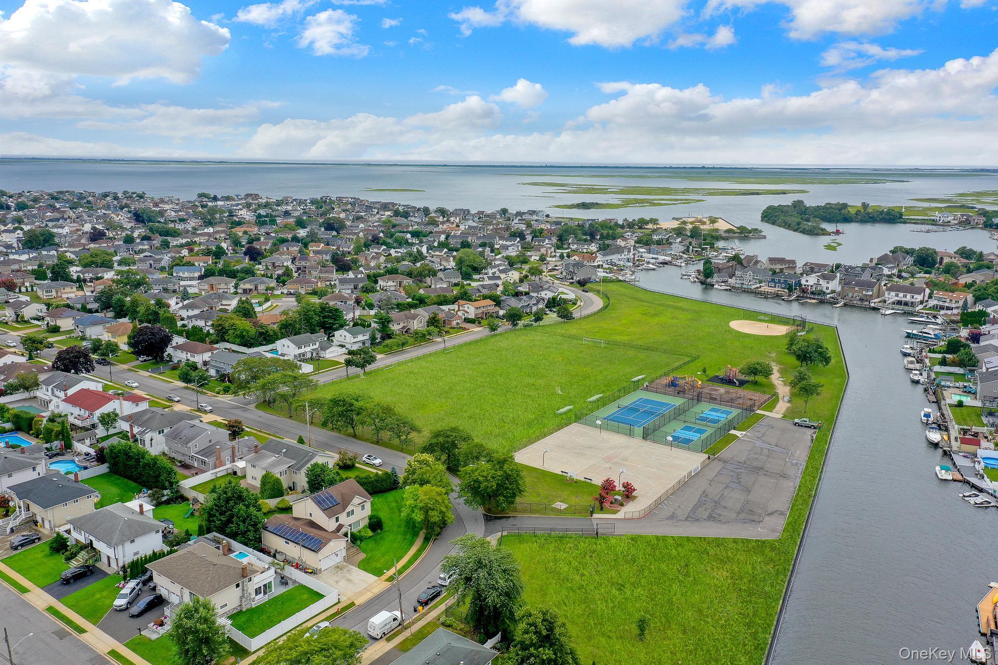 Single Family Admiral Road Nassau County, NY 11758, MLS-1040243-26
