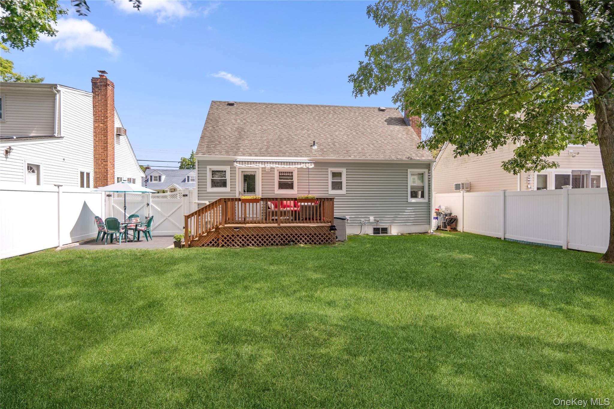 Single Family Alliance Street Nassau County, NY 11580, MLS-1040244-27