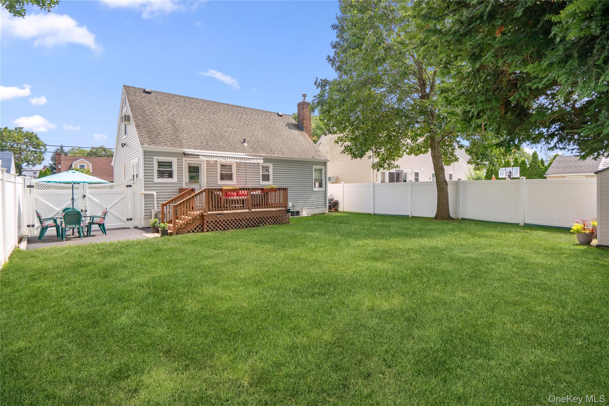 Single Family Alliance Street Nassau County, NY 11580, MLS-1040244-29