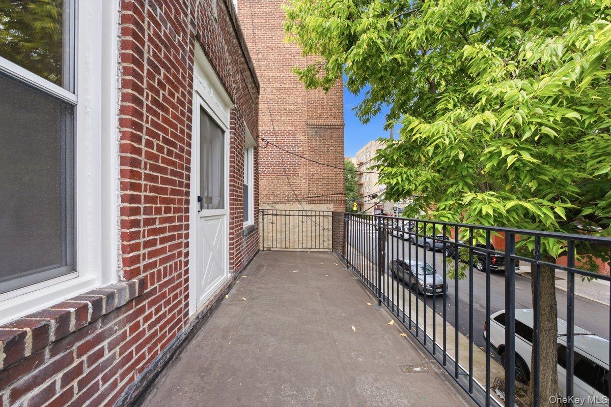 Single Family Greystone Avenue Bronx, NY 10463, MLS-1040247-32