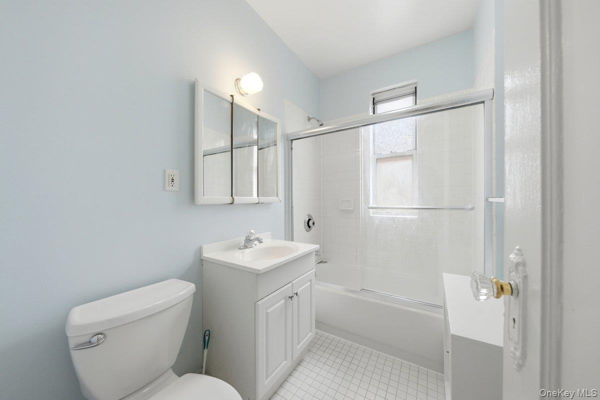Single Family Greystone Avenue Bronx, NY 10463, MLS-1040247-36