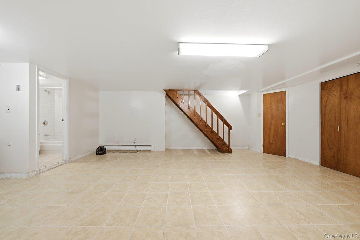Single Family Greystone Avenue Bronx, NY 10463, MLS-1040247-40