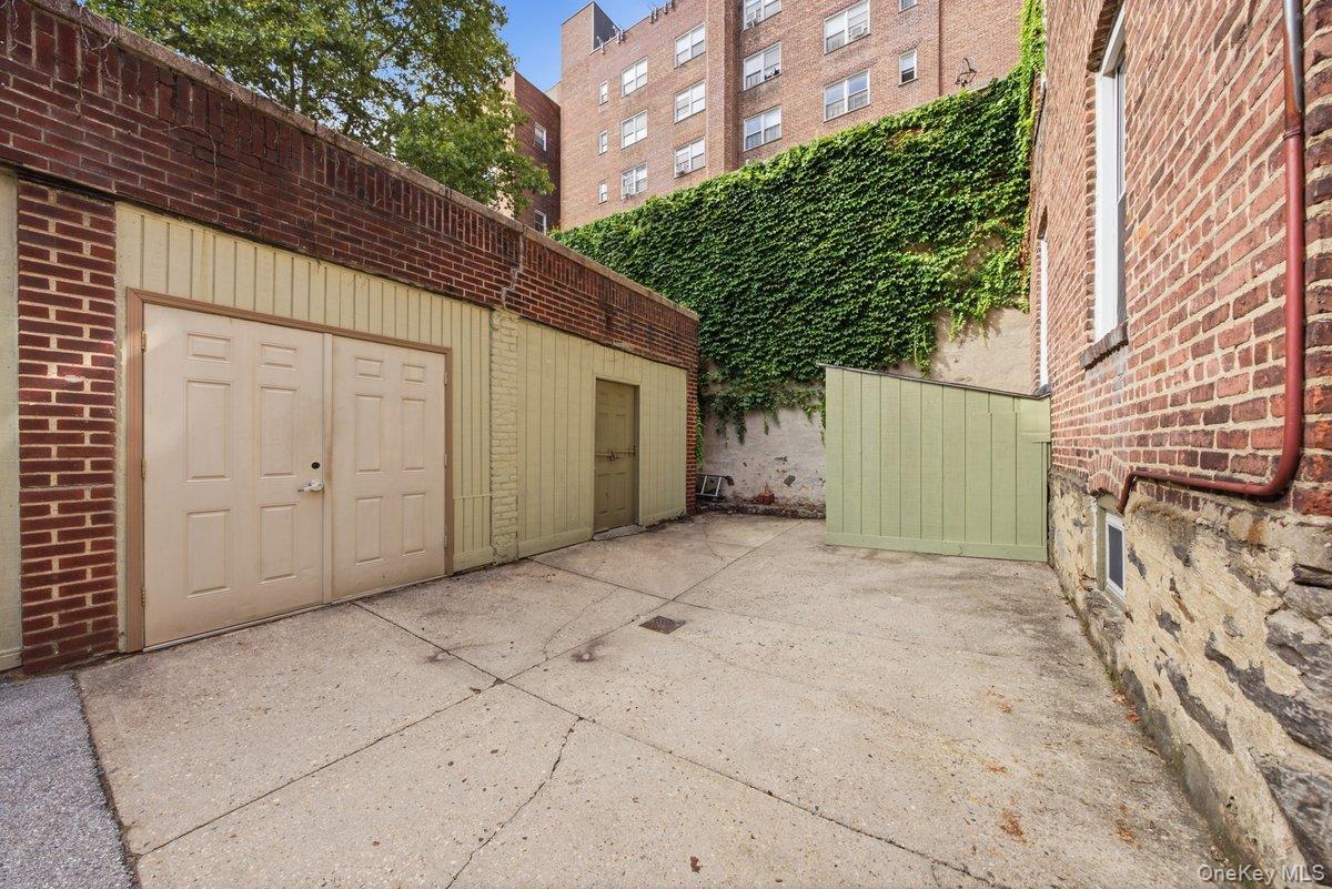 Single Family Greystone Avenue Bronx, NY 10463, MLS-1040247-48