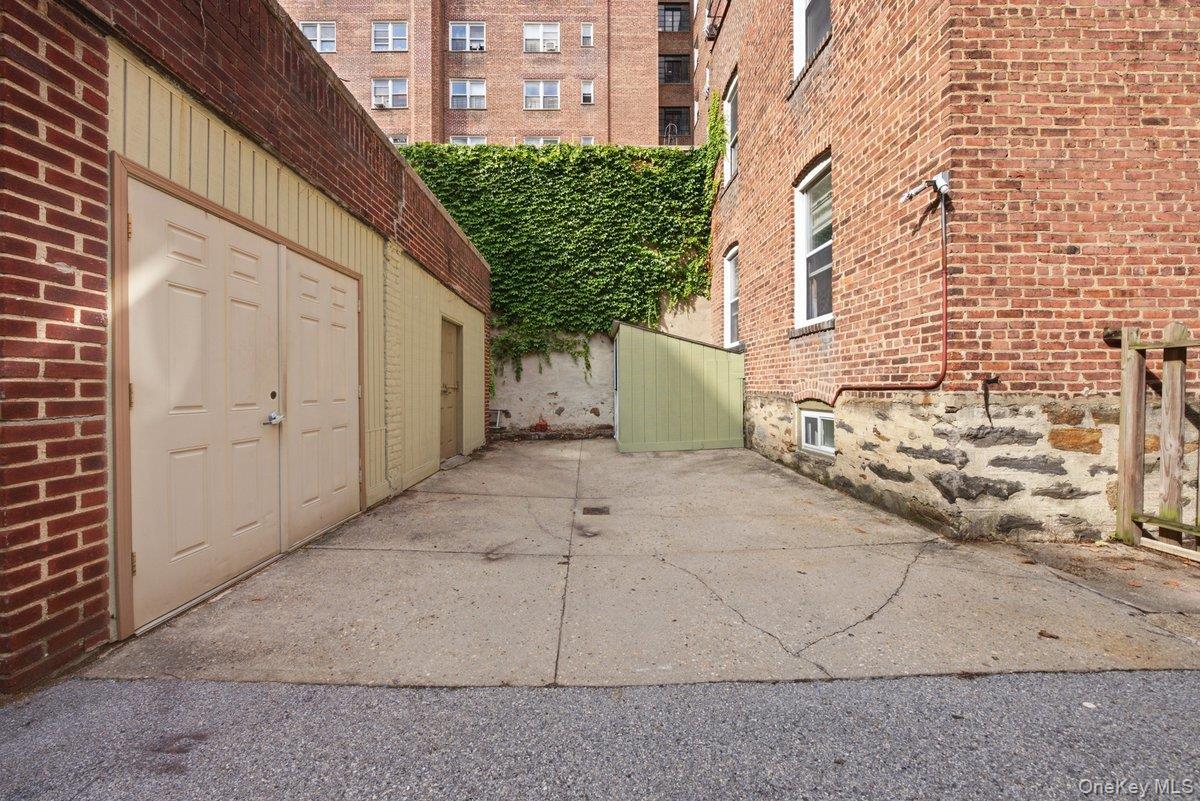 Single Family Greystone Avenue Bronx, NY 10463, MLS-1040247-49
