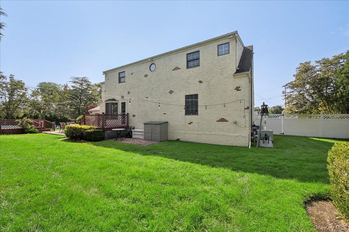 Single Family Albemarle Road Nassau County, NY 11590, MLS-1040255-36