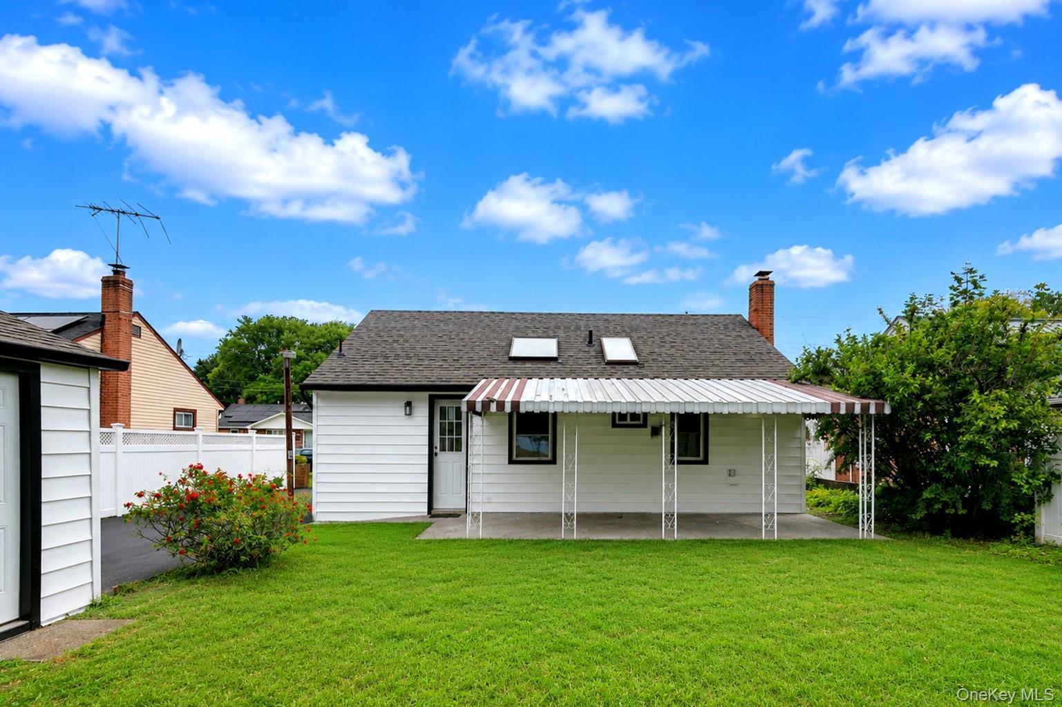 Single Family E Booker Avenue Suffolk County, NY 11798, MLS-1040269-5