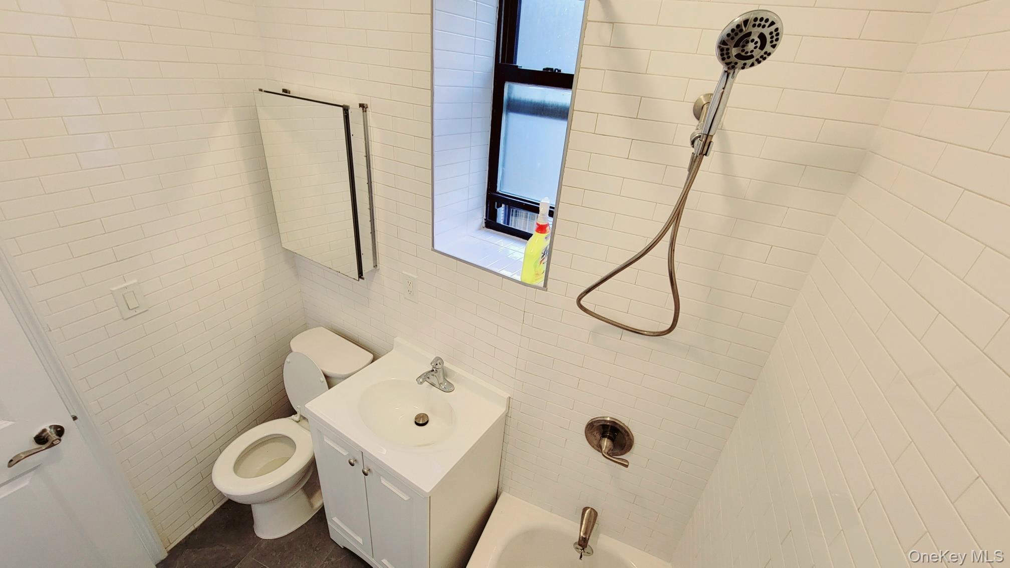 Apartment 39th Avenue Queens, NY 11377, MLS-1040275-12