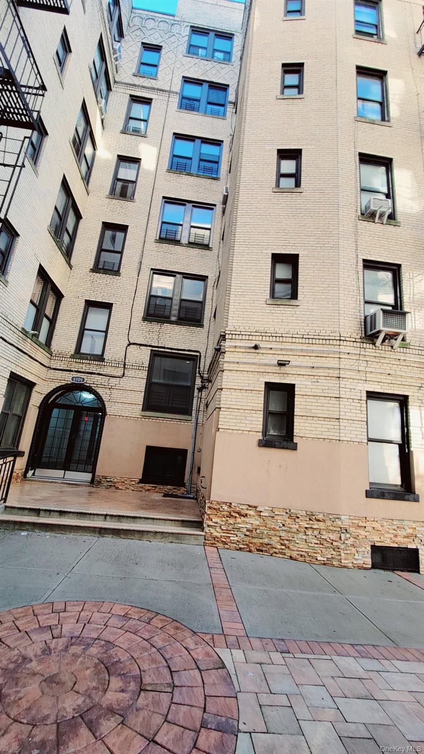Apartment 39th Avenue Queens, NY 11377, MLS-1040275-2