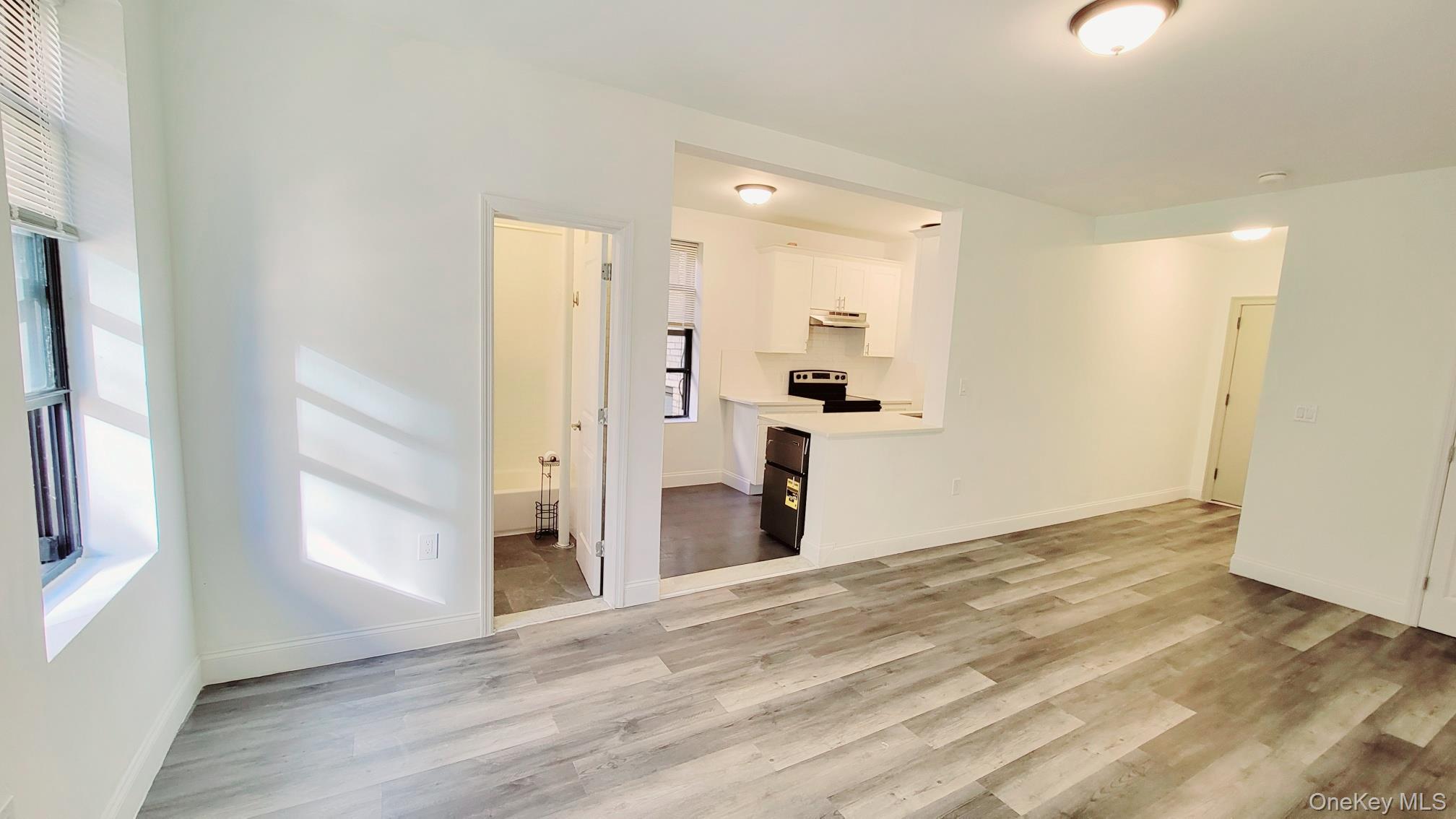 Apartment 39th Avenue Queens, NY 11377, MLS-1040275-20