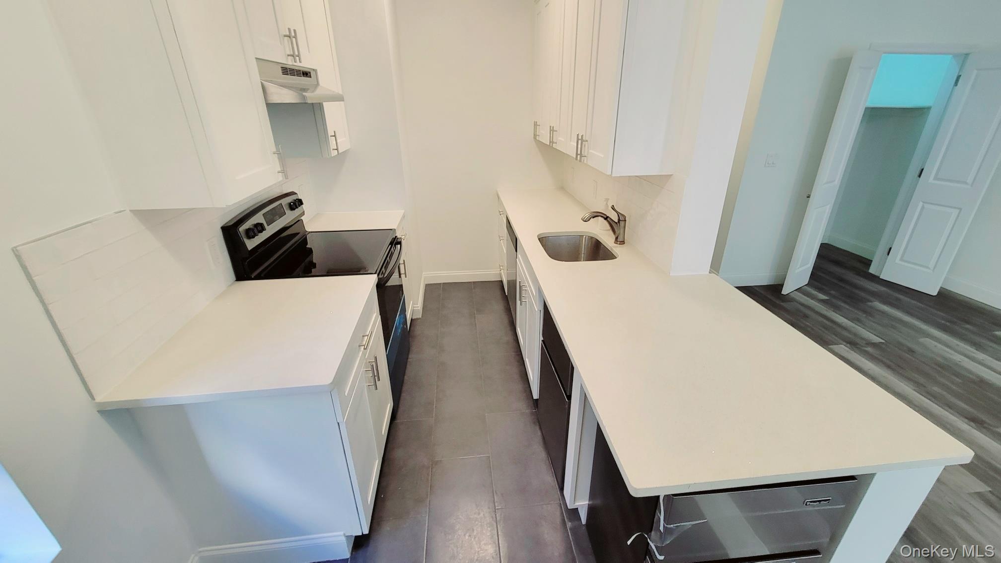 Apartment 39th Avenue Queens, NY 11377, MLS-1040275-8