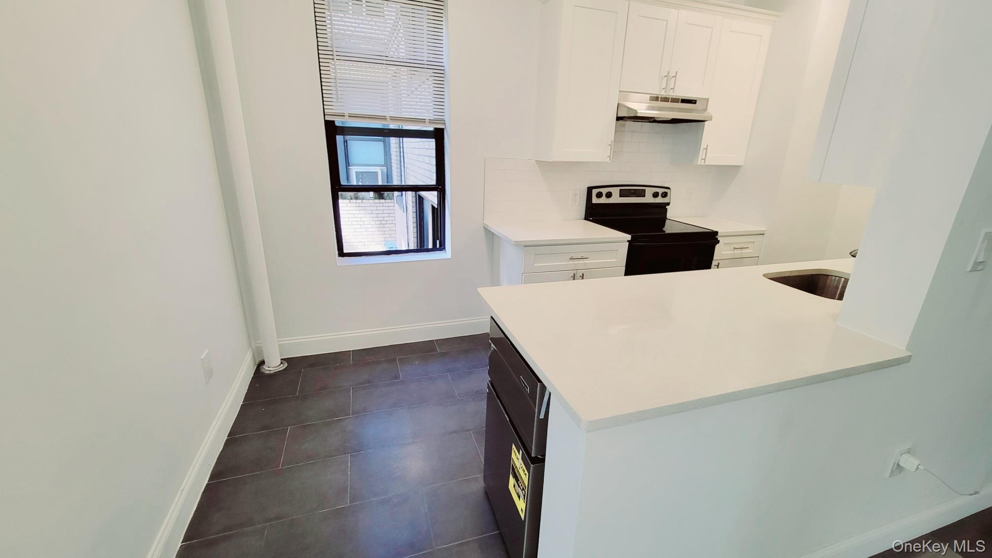 Apartment 39th Avenue Queens, NY 11377, MLS-1040275-9