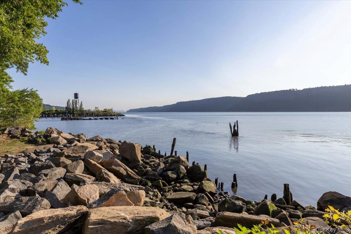 Single Family Farragut Parkway  Westchester County, NY 10706, MLS-1040276-7