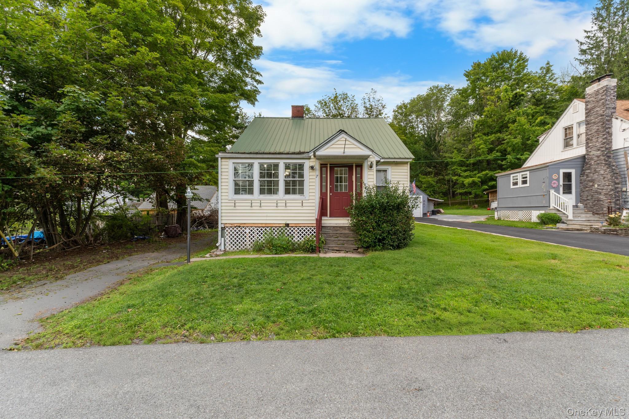 Single Family Jones Terrace Sullivan County, NY 12788, MLS-1040302-2