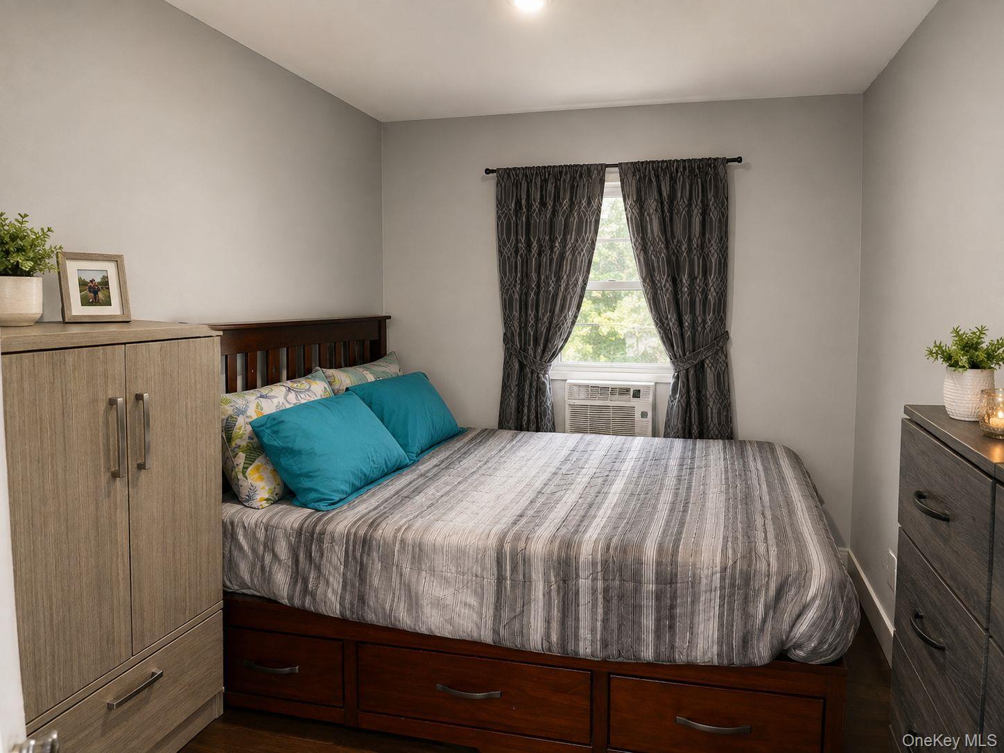 Single Family 111th Avenue Queens, NY 11433, MLS-1040323-9