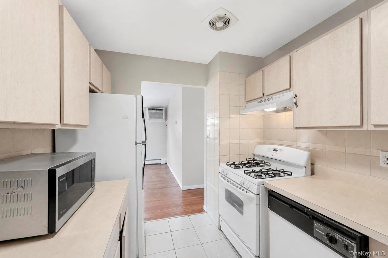 Single Family 145th Street  Queens, NY 11436, MLS-1040330-20