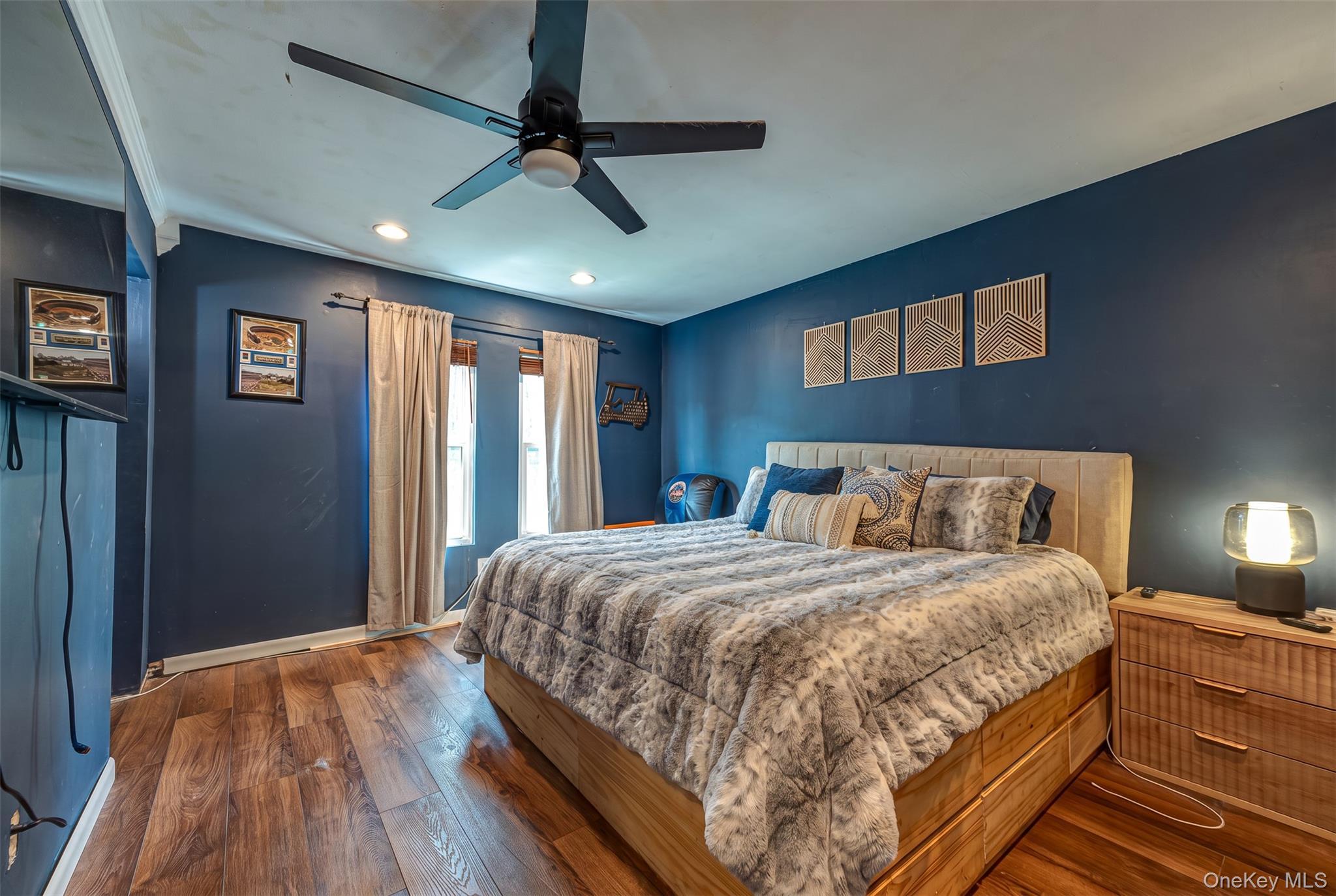 Single Family Linda Lane Suffolk County, NY 11703, MLS-1040337-12