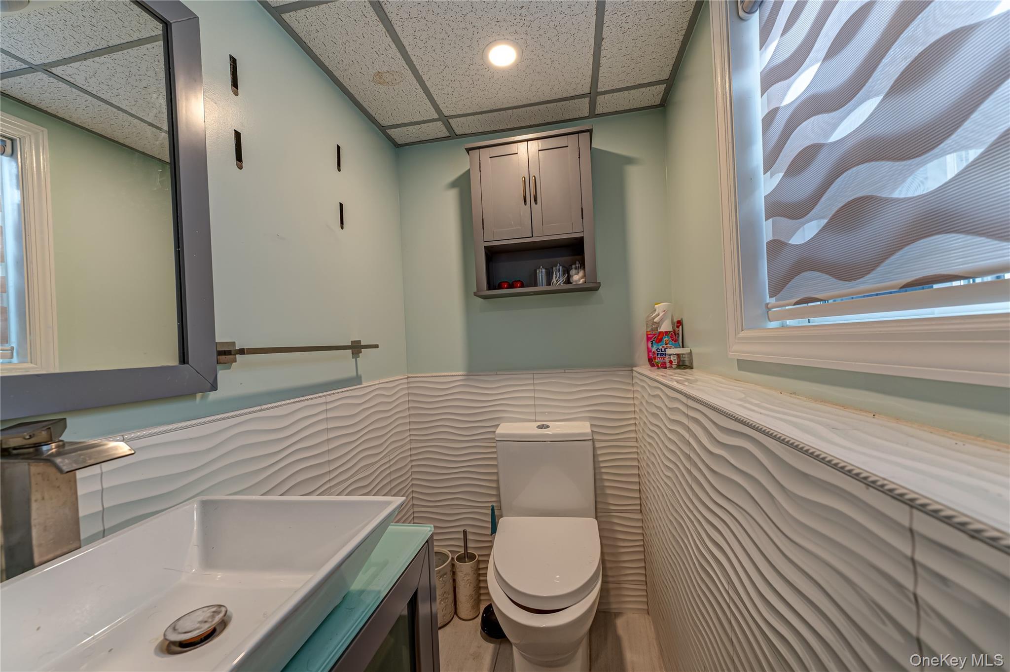 Single Family Linda Lane Suffolk County, NY 11703, MLS-1040337-14