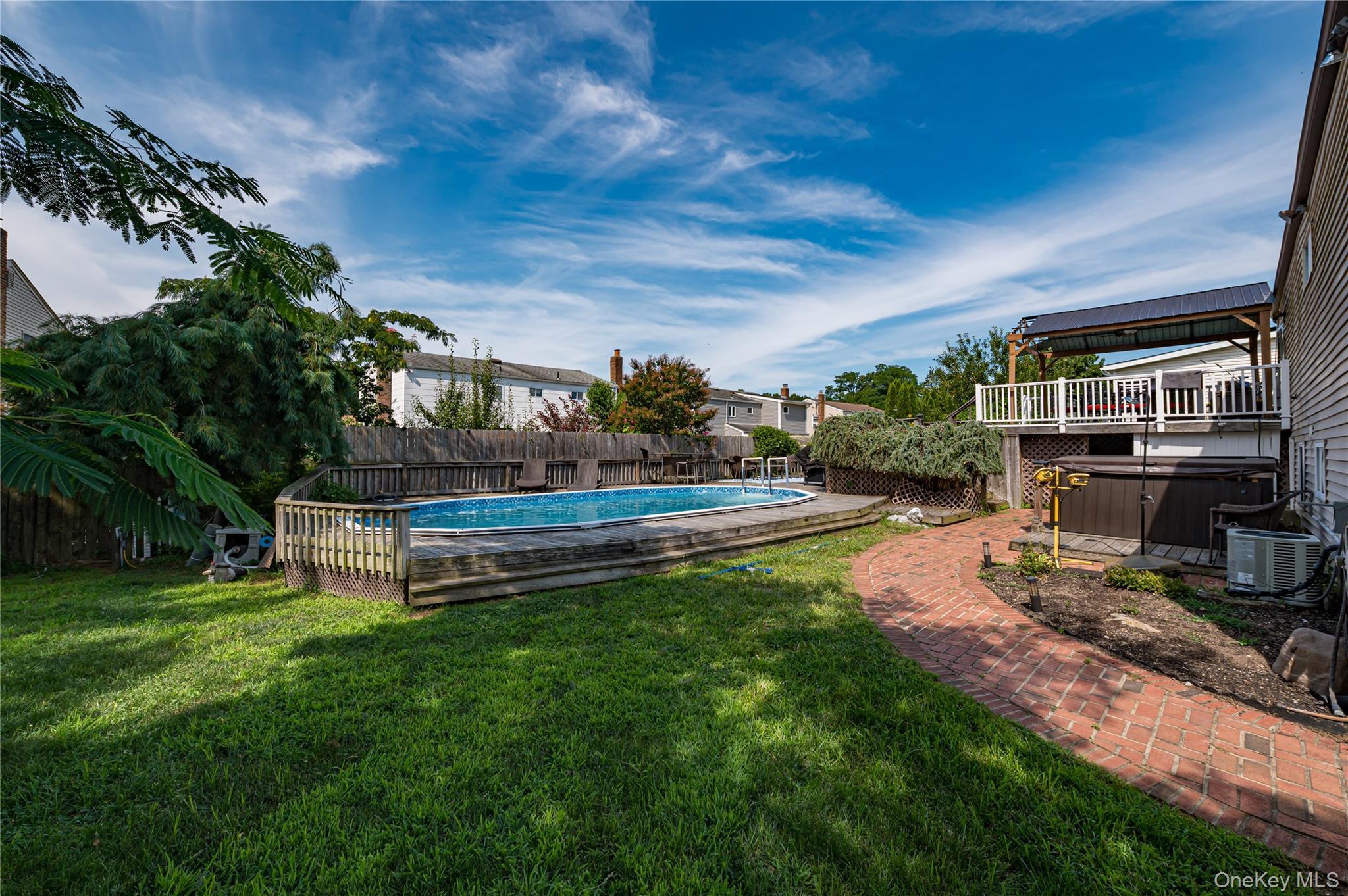 Single Family Linda Lane Suffolk County, NY 11703, MLS-1040337-23