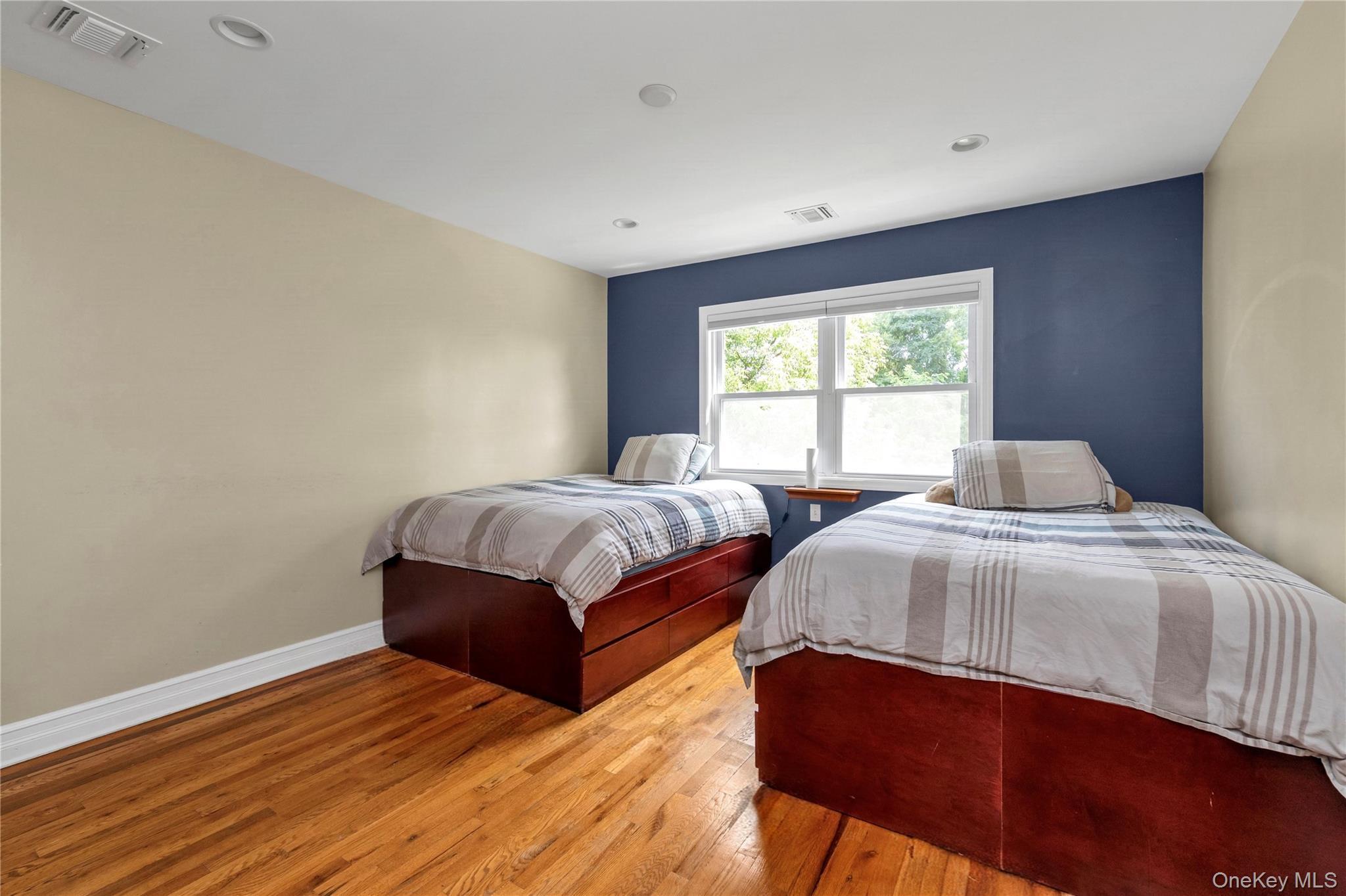 Single Family Jarvis Avenue Queens, NY 11691, MLS-1040340-13