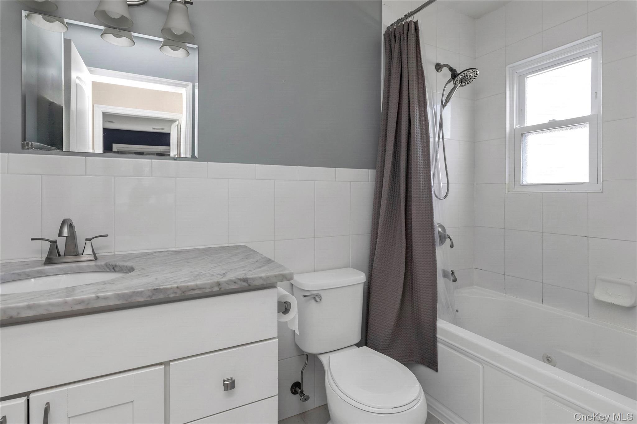 Single Family Jarvis Avenue Queens, NY 11691, MLS-1040340-14