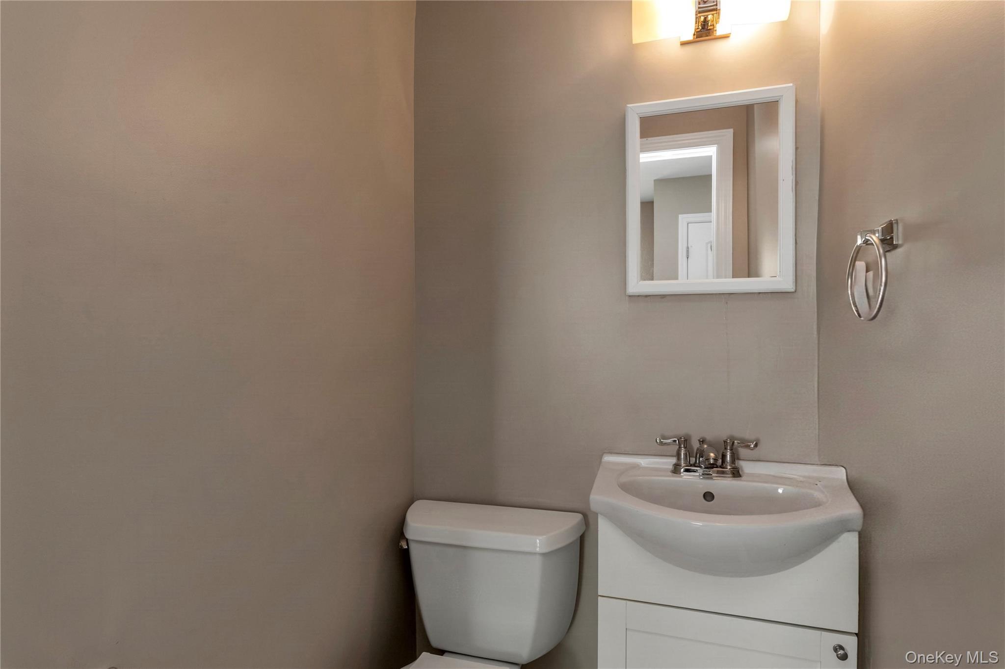 Single Family Jarvis Avenue Queens, NY 11691, MLS-1040340-20