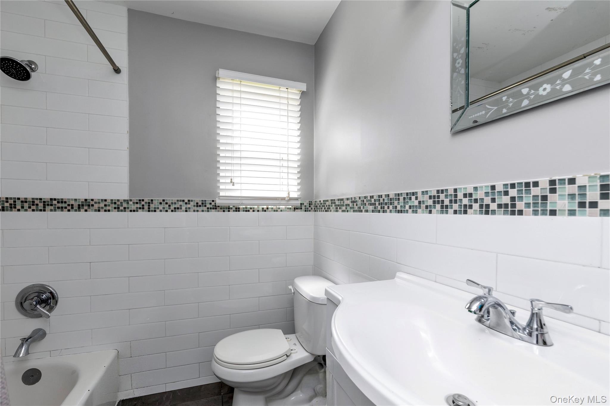 Single Family Jarvis Avenue Queens, NY 11691, MLS-1040340-25