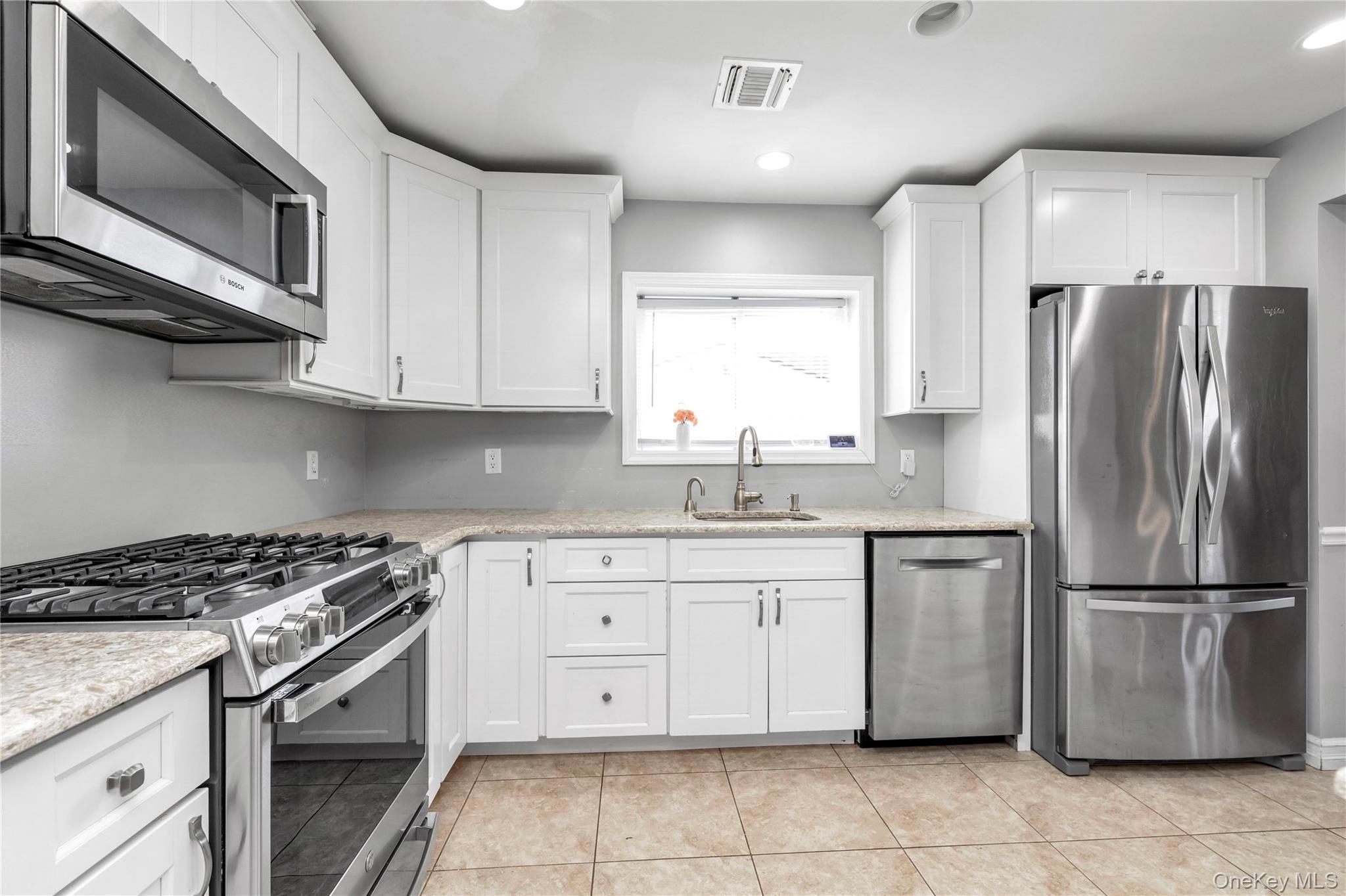 Single Family Jarvis Avenue Queens, NY 11691, MLS-1040340-9