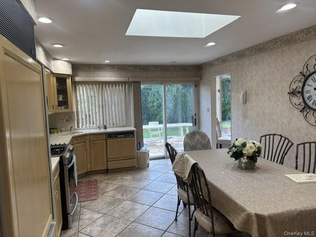 Single Family Garland Drive Queens, NY 11364, MLS-1040344-12