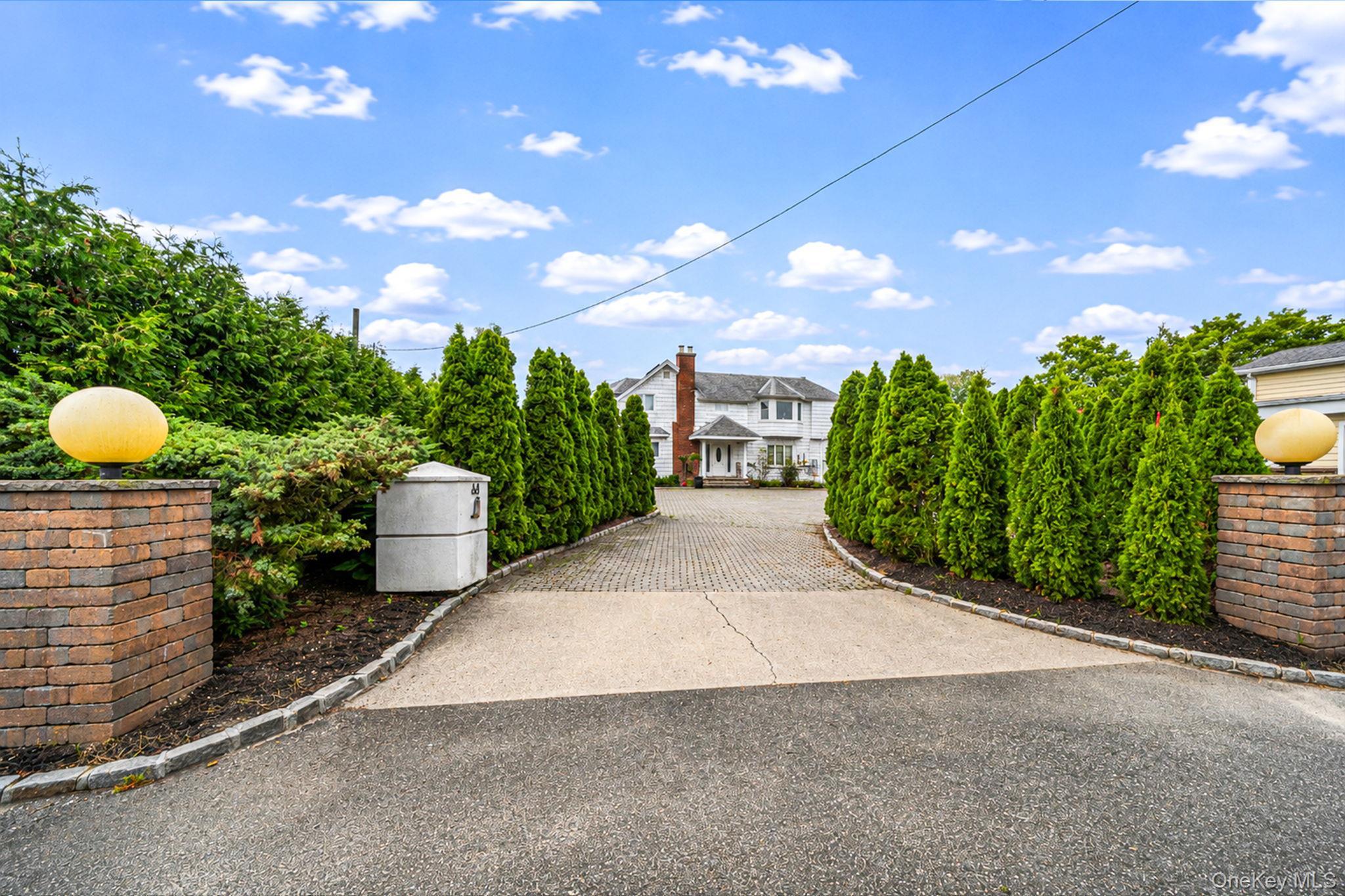 Single Family Mowbray Avenue  Suffolk County, NY 11706, MLS-1040354-3