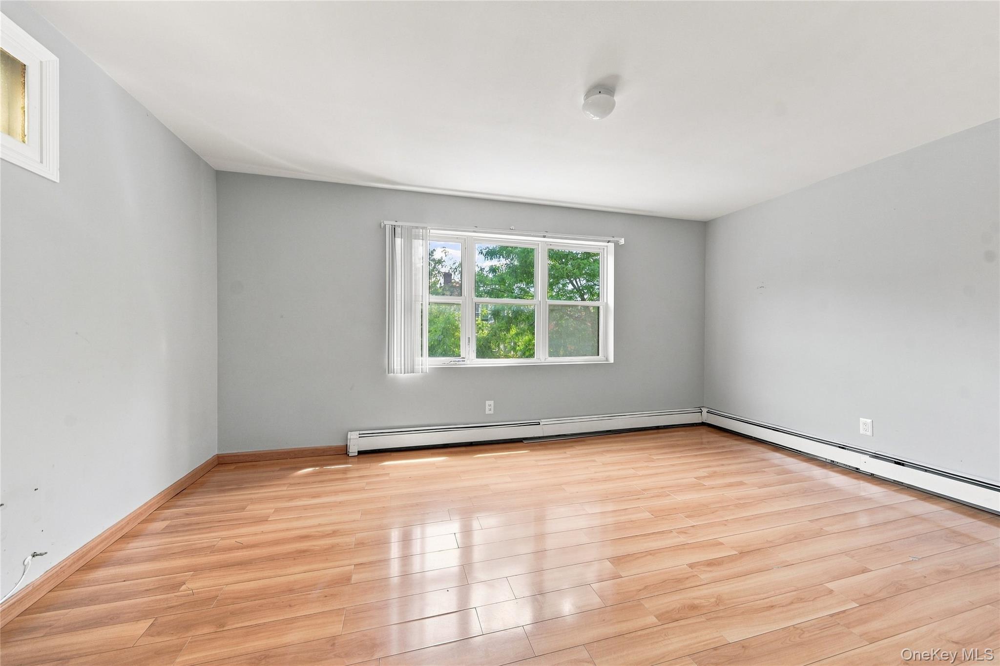 Single Family Haight Avenue Bronx, NY 10461, MLS-1040356-18