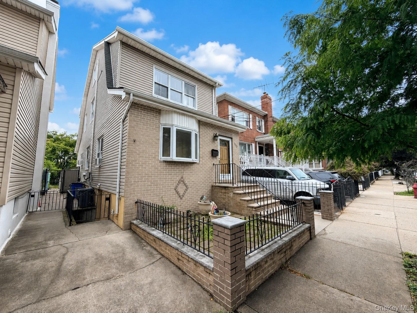 Single Family Haight Avenue  Bronx, NY 10461, MLS-1040356-30