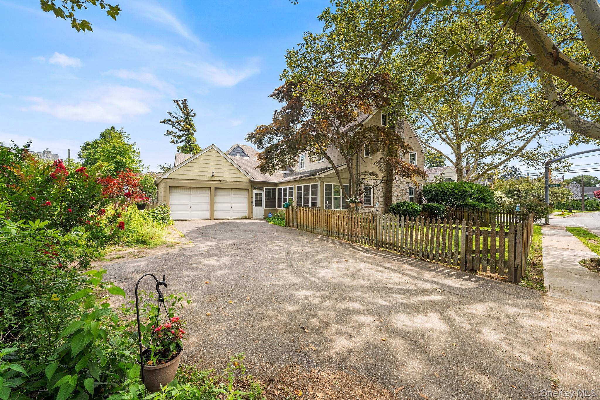 Single Family Demott Avenue Nassau County, NY 11570, MLS-1040367-30