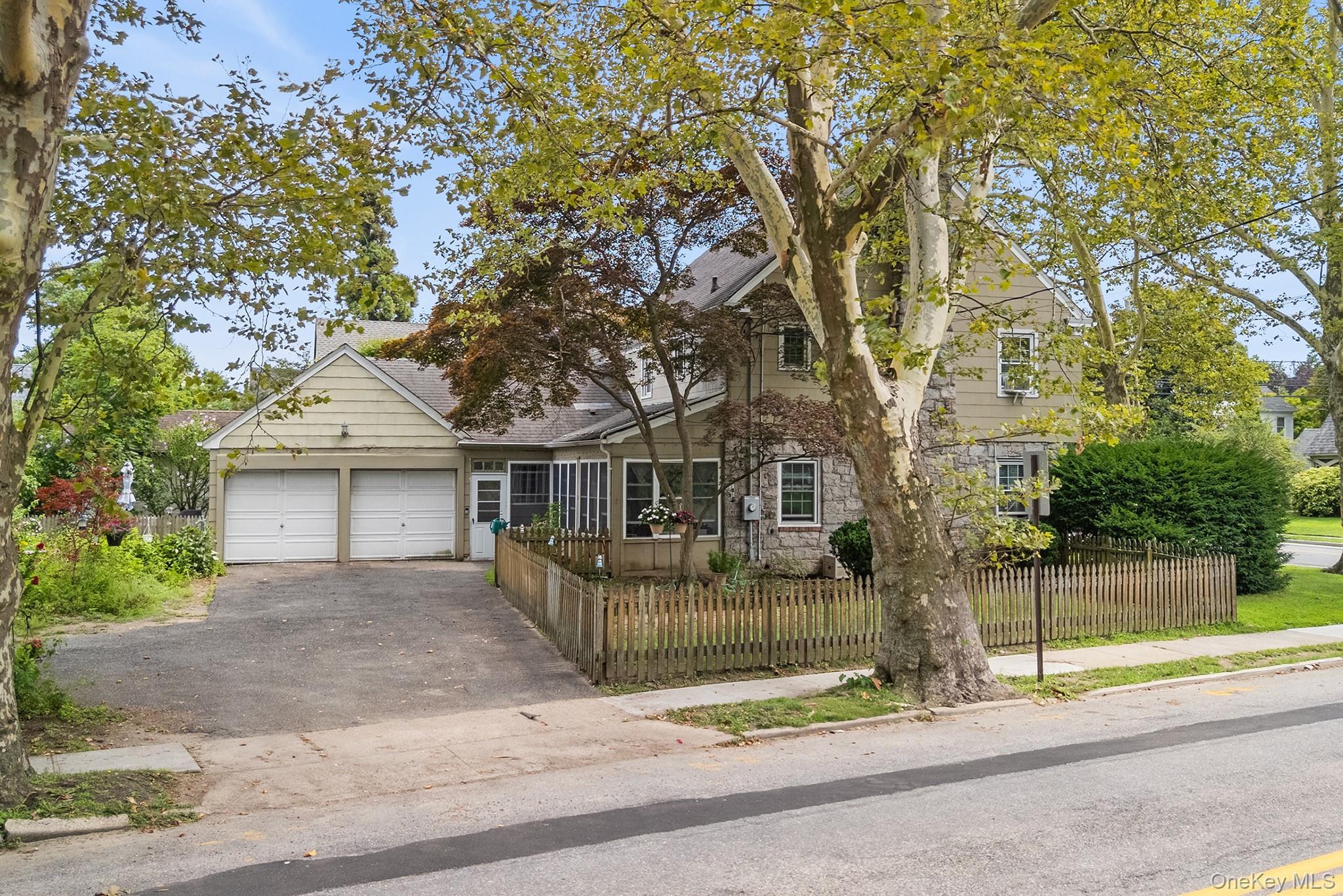 Single Family Demott Avenue Nassau County, NY 11570, MLS-1040367-5