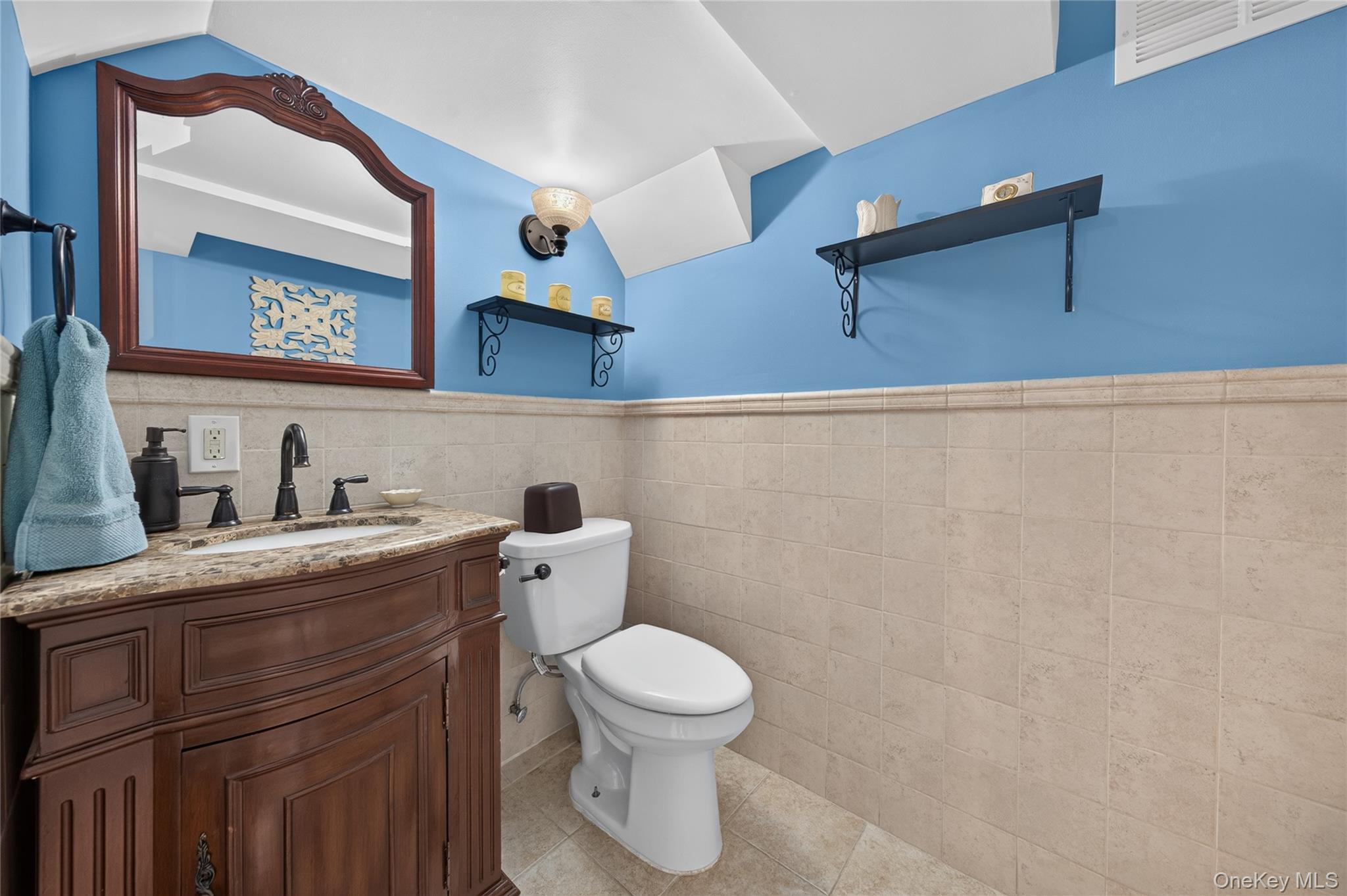 Single Family Bunker Drive  Nassau County, NY 11572, MLS-1040373-11