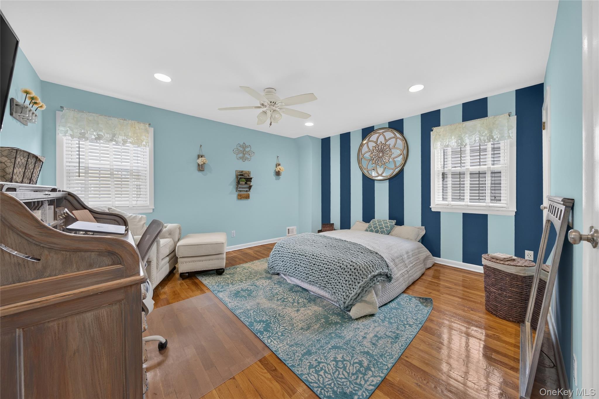Single Family Bunker Drive  Nassau County, NY 11572, MLS-1040373-13