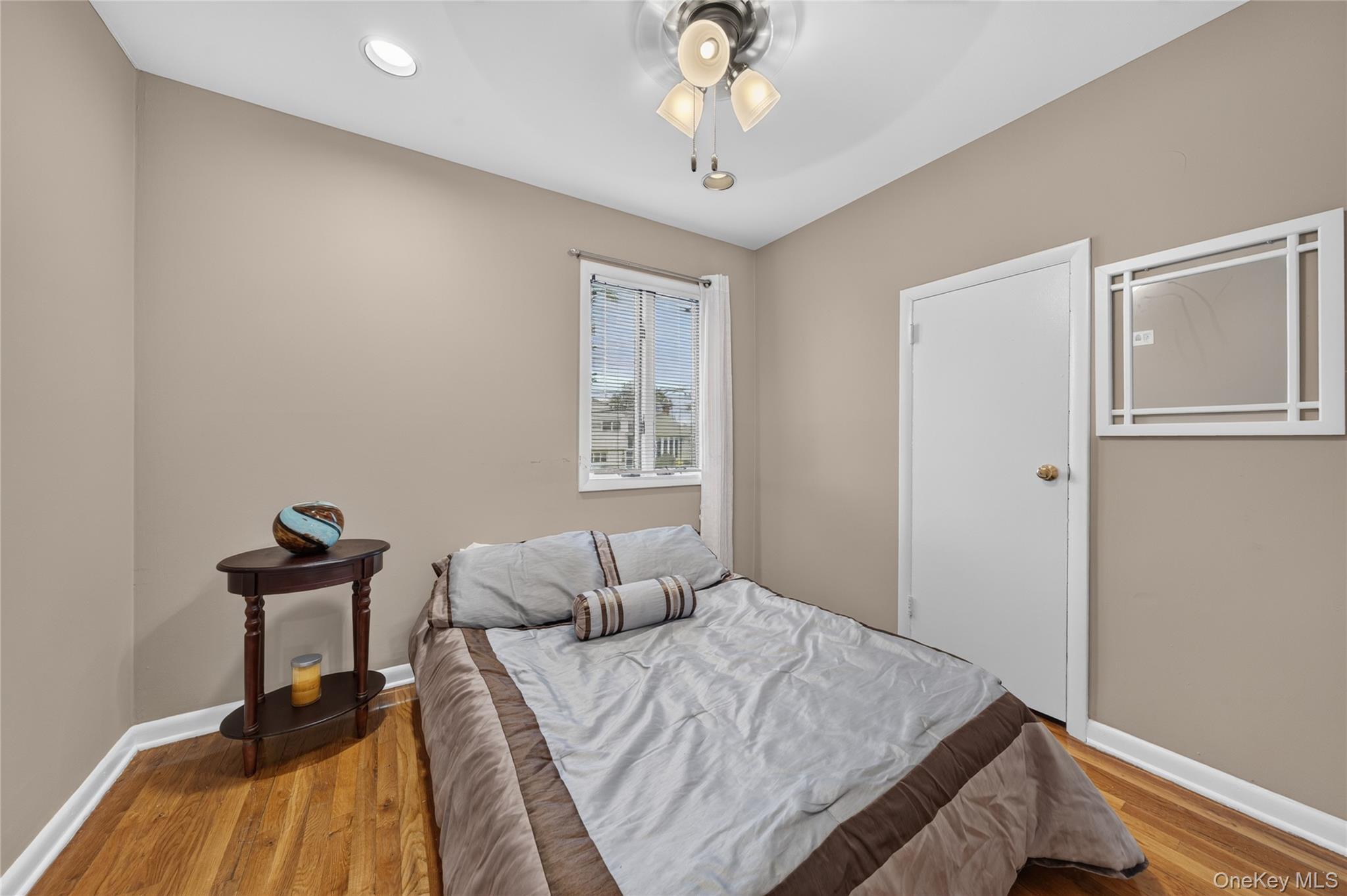 Single Family Bunker Drive  Nassau County, NY 11572, MLS-1040373-15