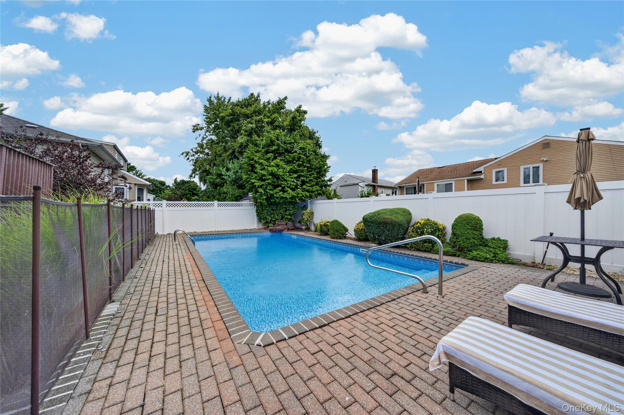 Single Family Bunker Drive  Nassau County, NY 11572, MLS-1040373-20