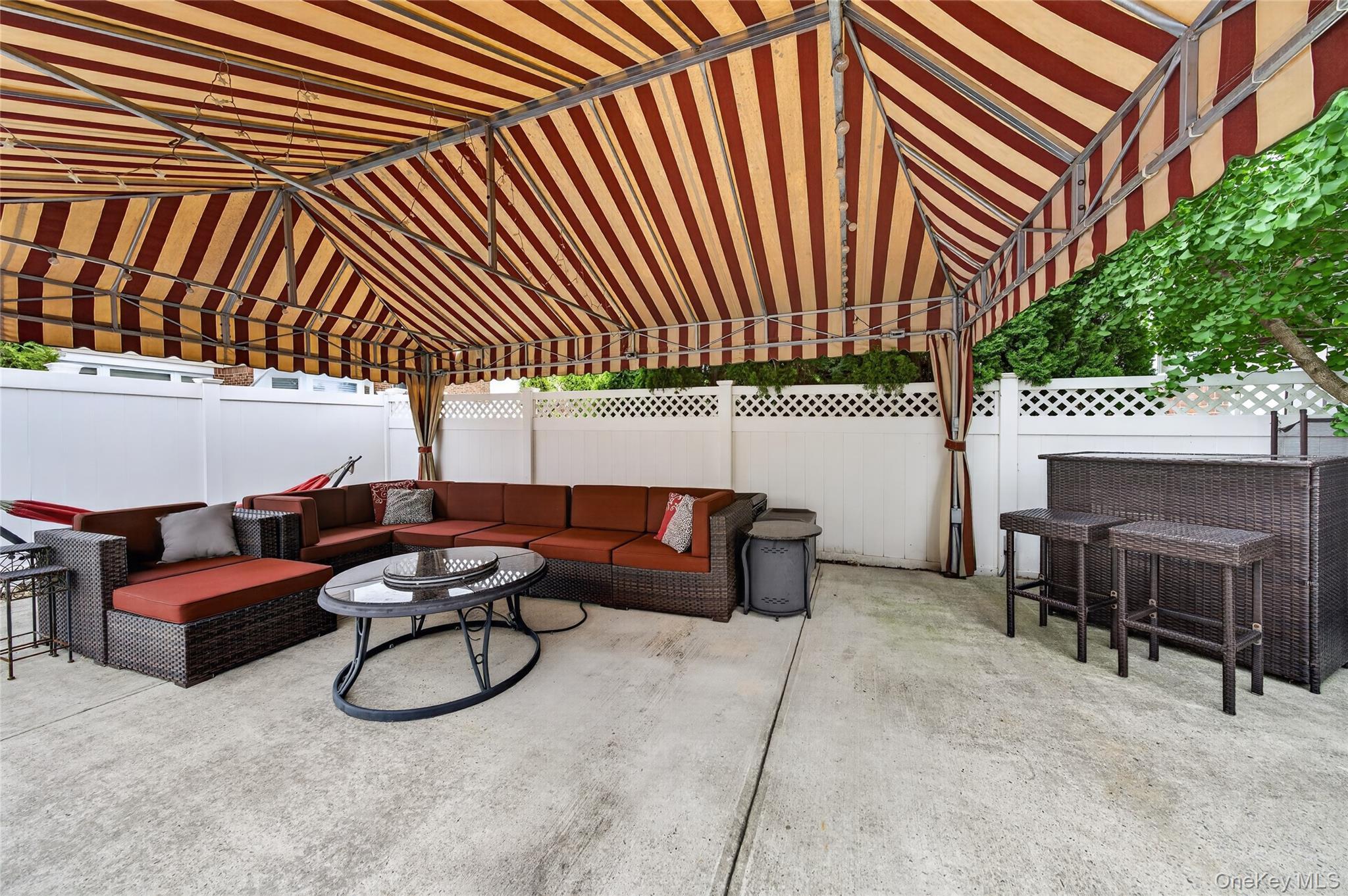 Single Family Bunker Drive  Nassau County, NY 11572, MLS-1040373-22