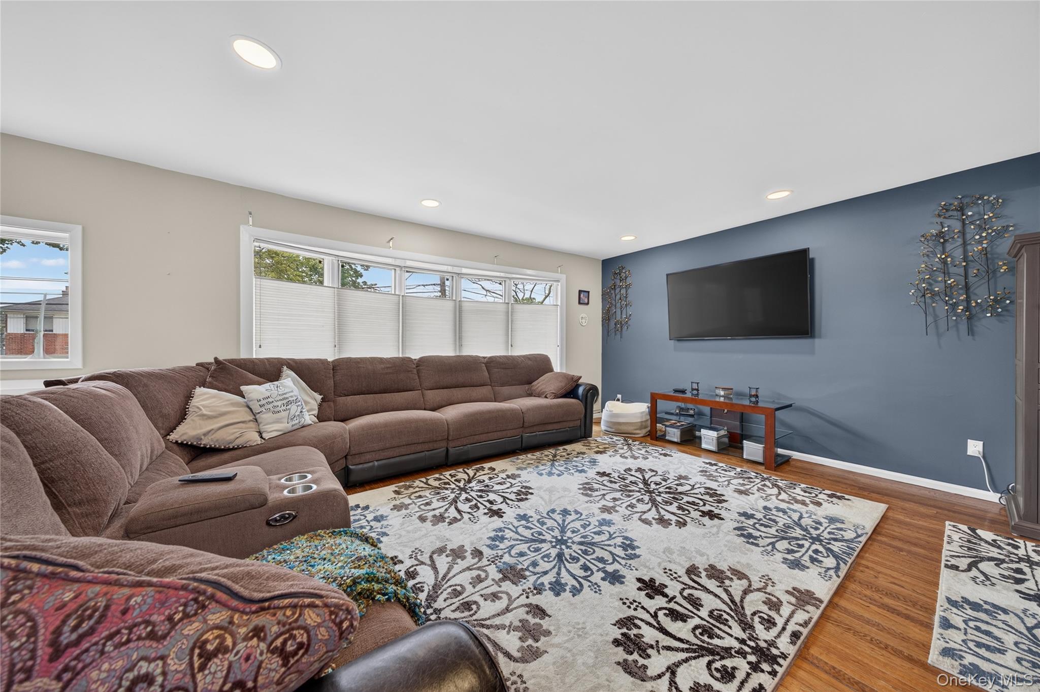 Single Family Bunker Drive  Nassau County, NY 11572, MLS-1040373-4