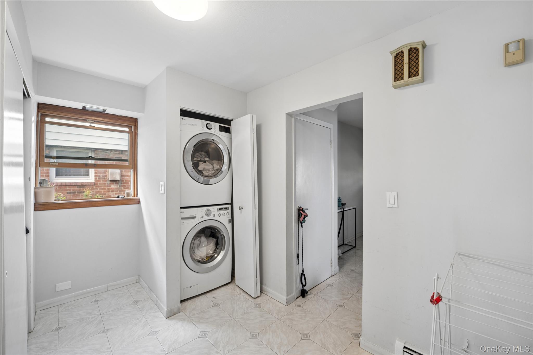 Single Family Doran Ave. Queens, NY 11385, MLS-1040392-18
