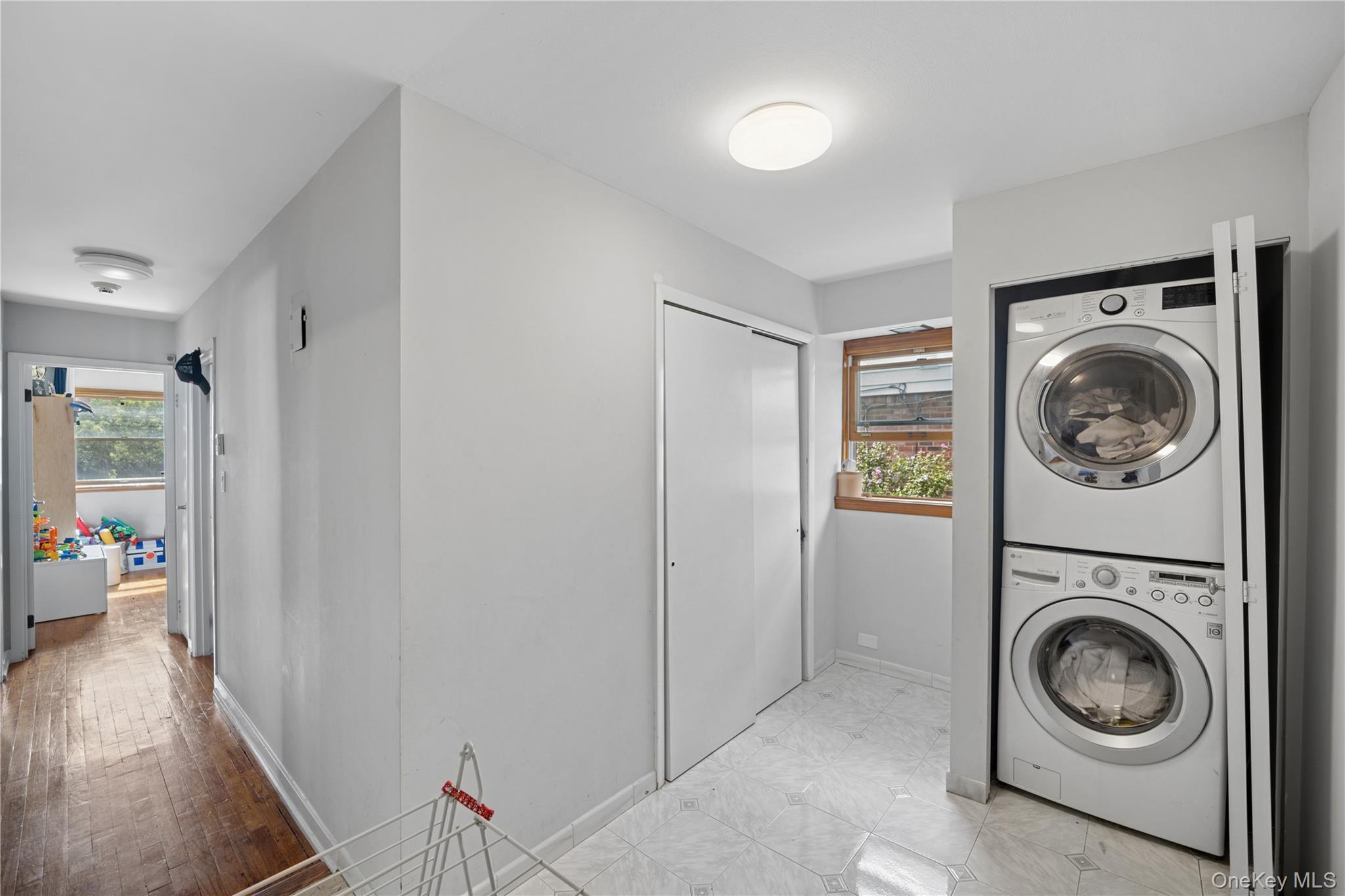 Single Family Doran Ave. Queens, NY 11385, MLS-1040392-19