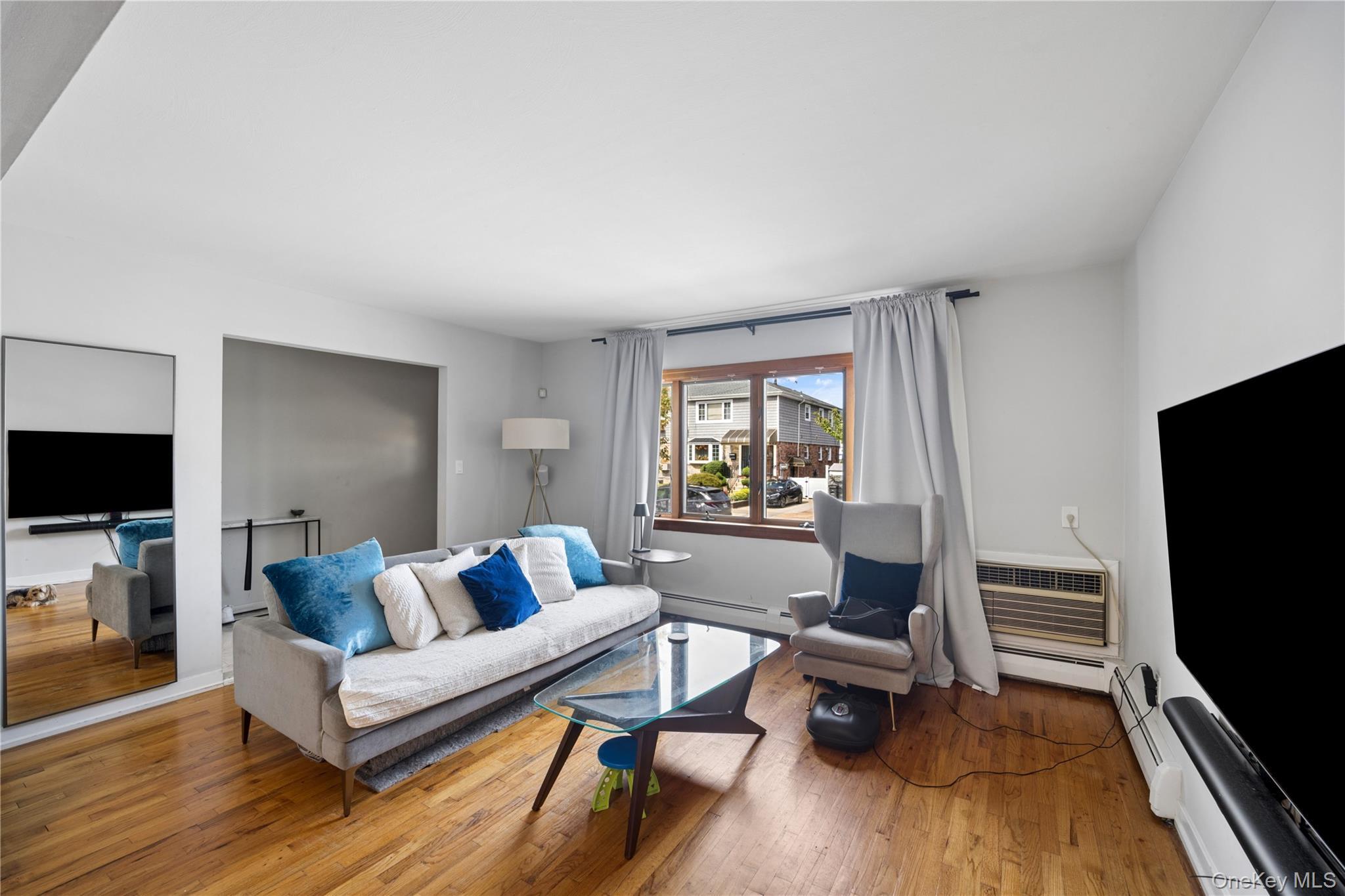Single Family Doran Ave. Queens, NY 11385, MLS-1040392-21