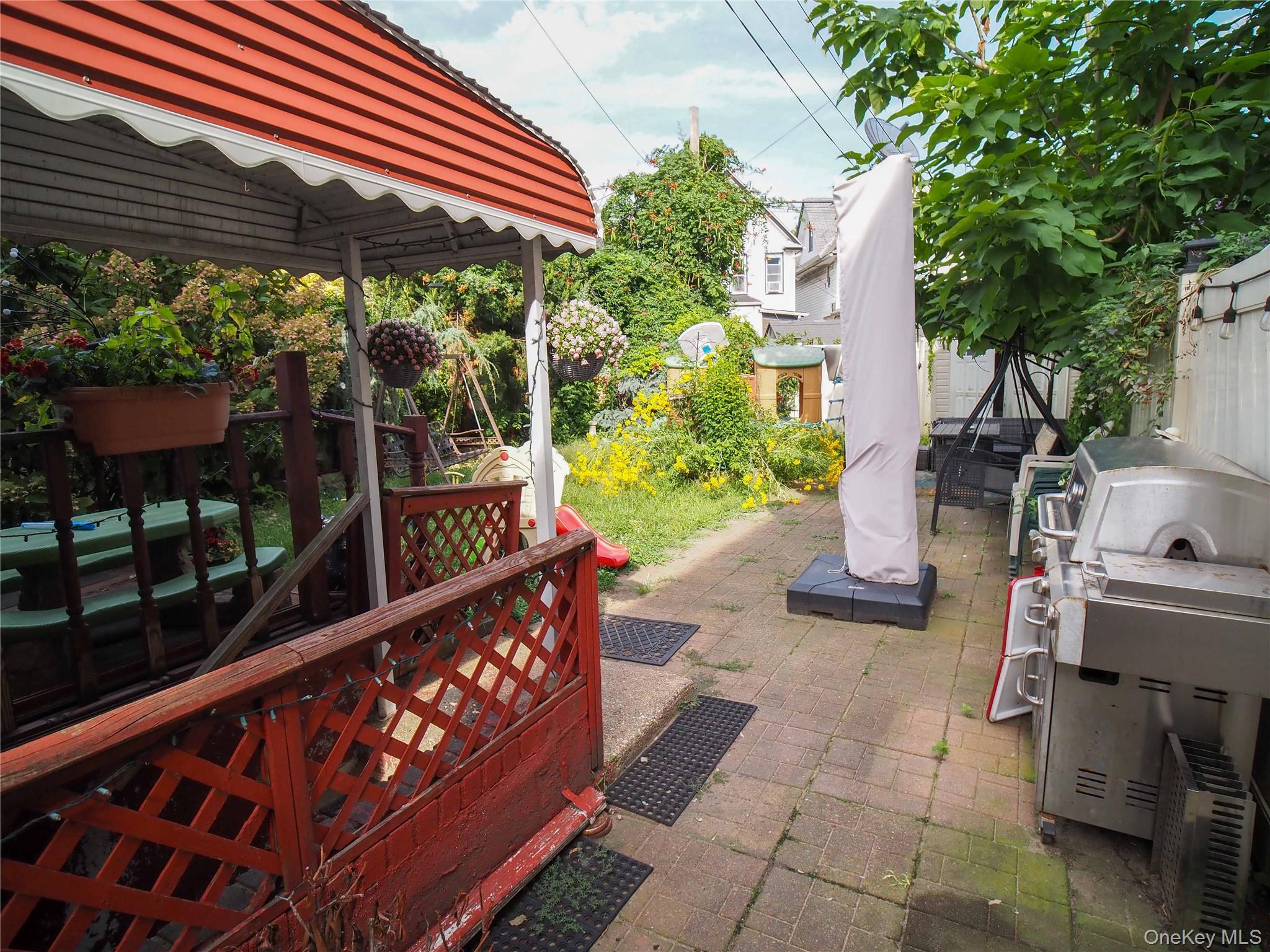 Single Family Woodhaven Boulevard Queens, NY 11417, MLS-1040410-18