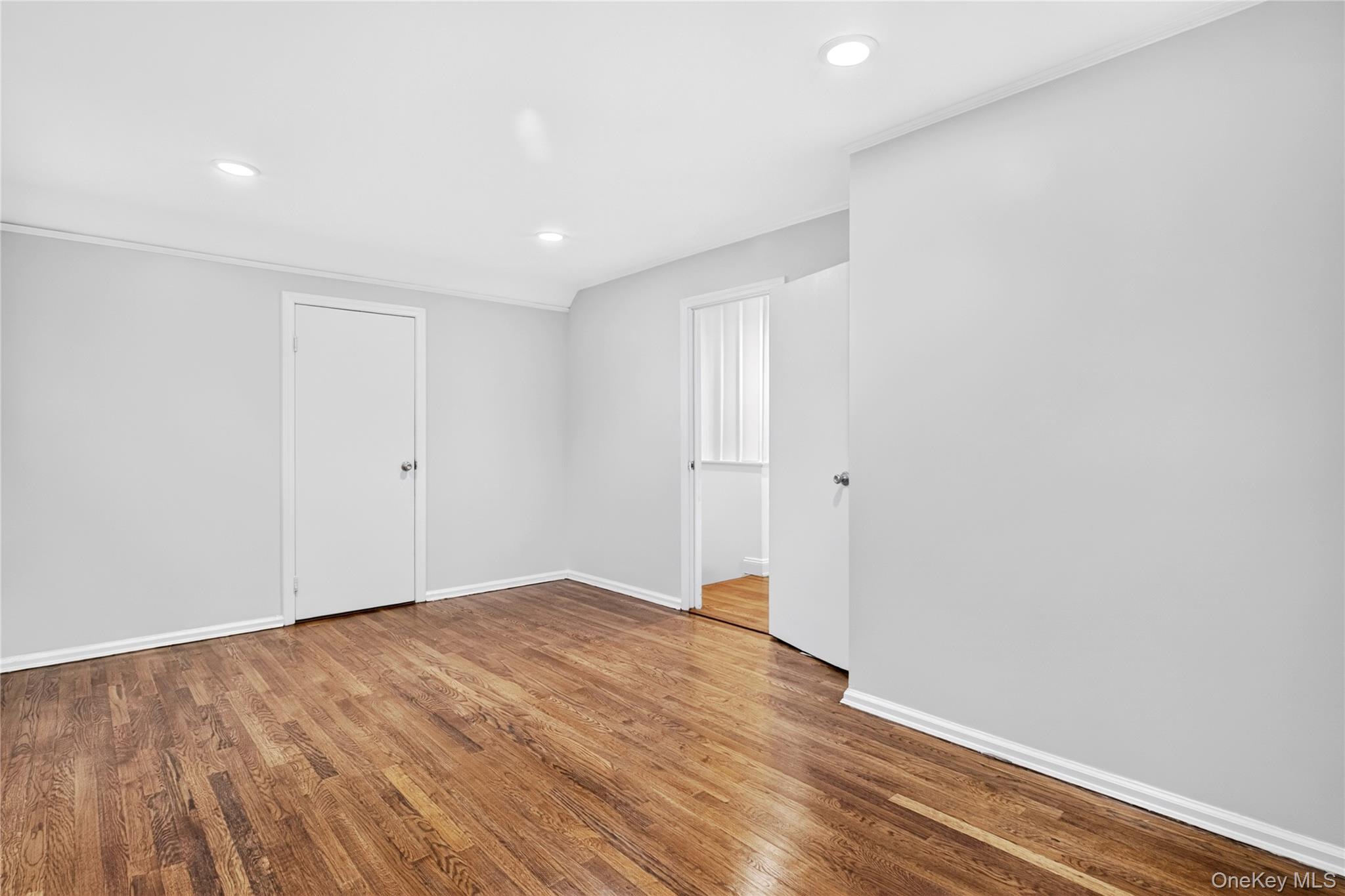Single Family Commander Avenue  Nassau County, NY 11530, MLS-1040420-27