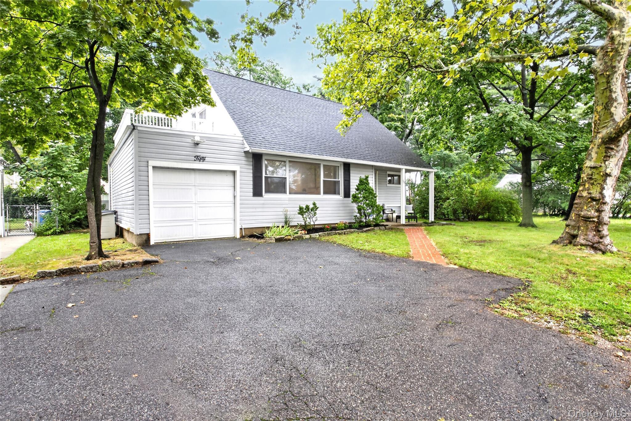 Single Family Commander Avenue  Nassau County, NY 11530, MLS-1040420-8