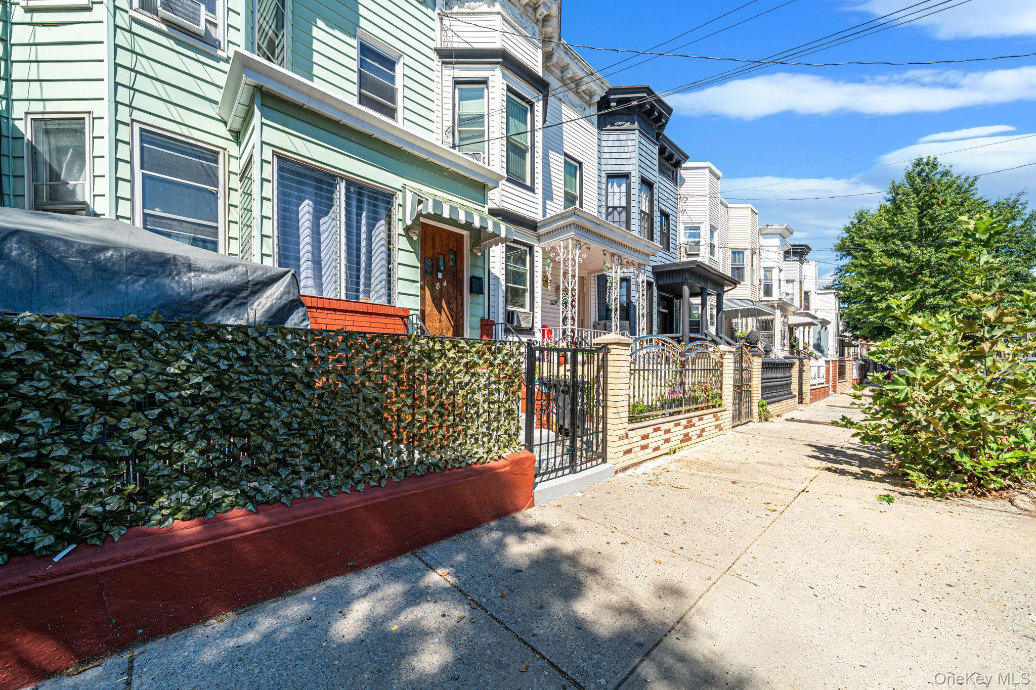 Single Family Autumn Avenue  Brooklyn, NY 11208, MLS-1040435-3