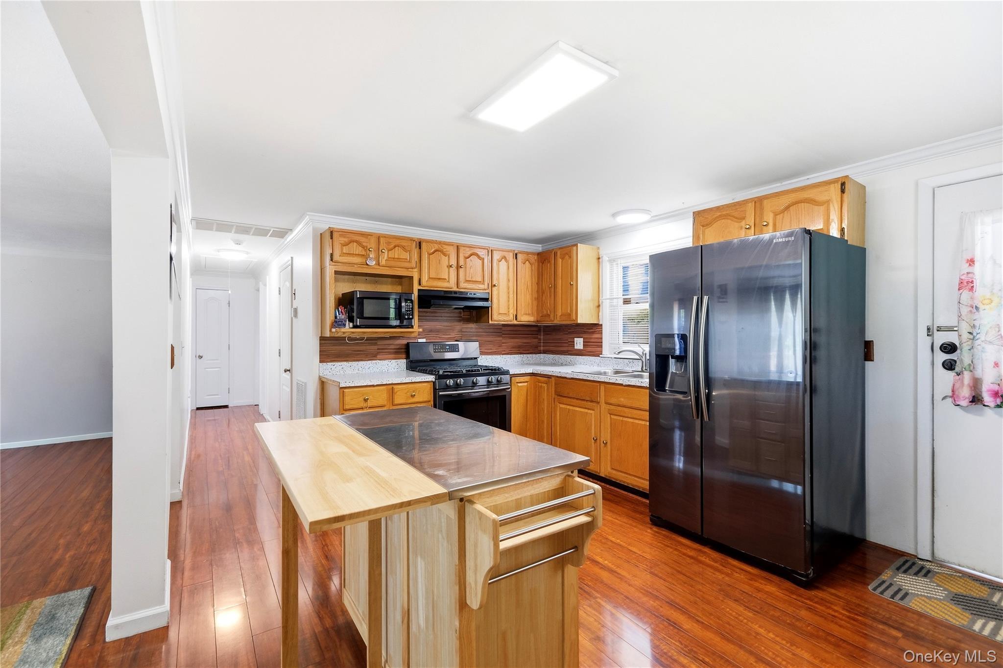 Single Family Hampton Avenue  Suffolk County, NY 11950, MLS-1040438-12