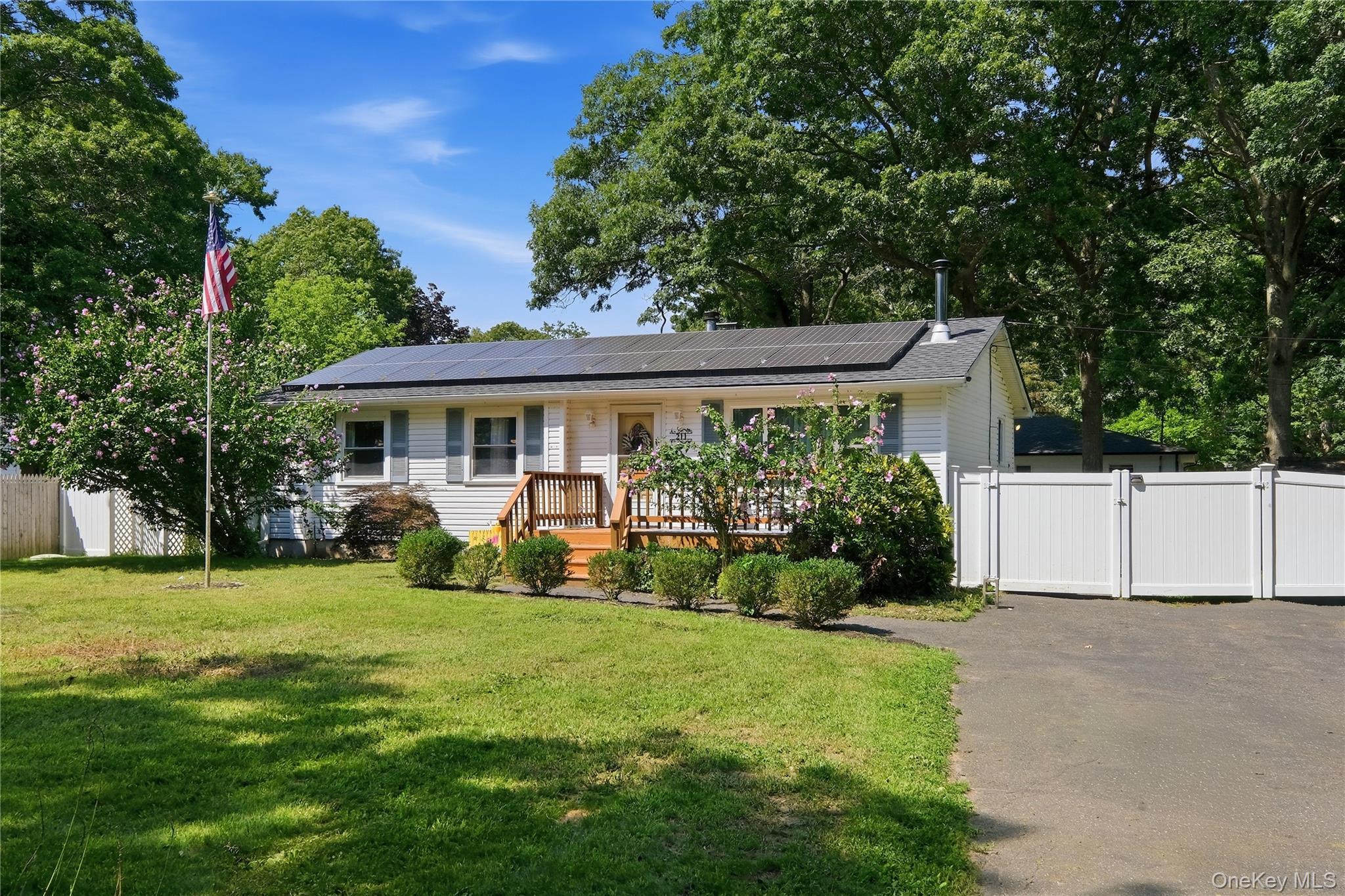 Single Family Hampton Avenue  Suffolk County, NY 11950, MLS-1040438-2