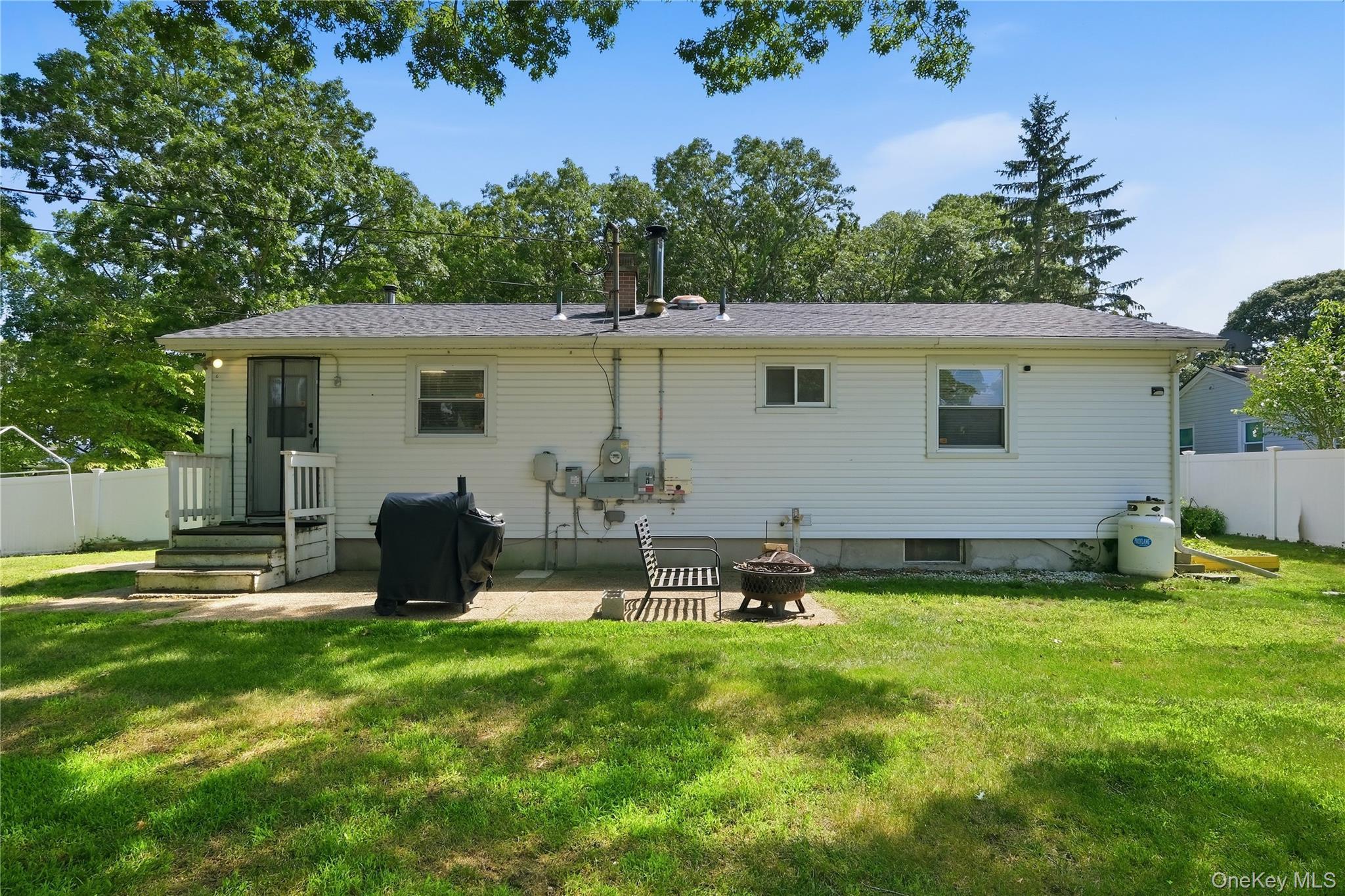 Single Family Hampton Avenue  Suffolk County, NY 11950, MLS-1040438-25